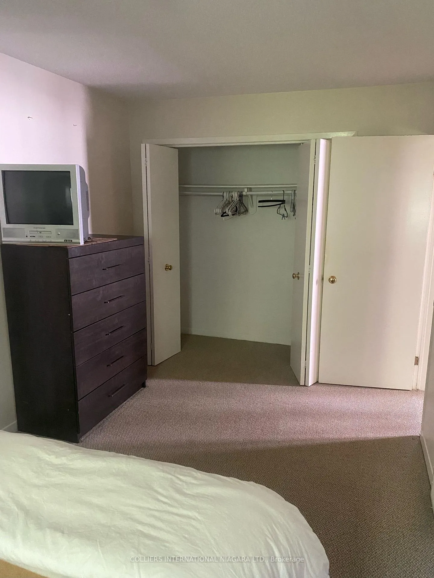 Photo 13 of 7669 Trackview Street, Niagara Falls, Ascot — HOMEH