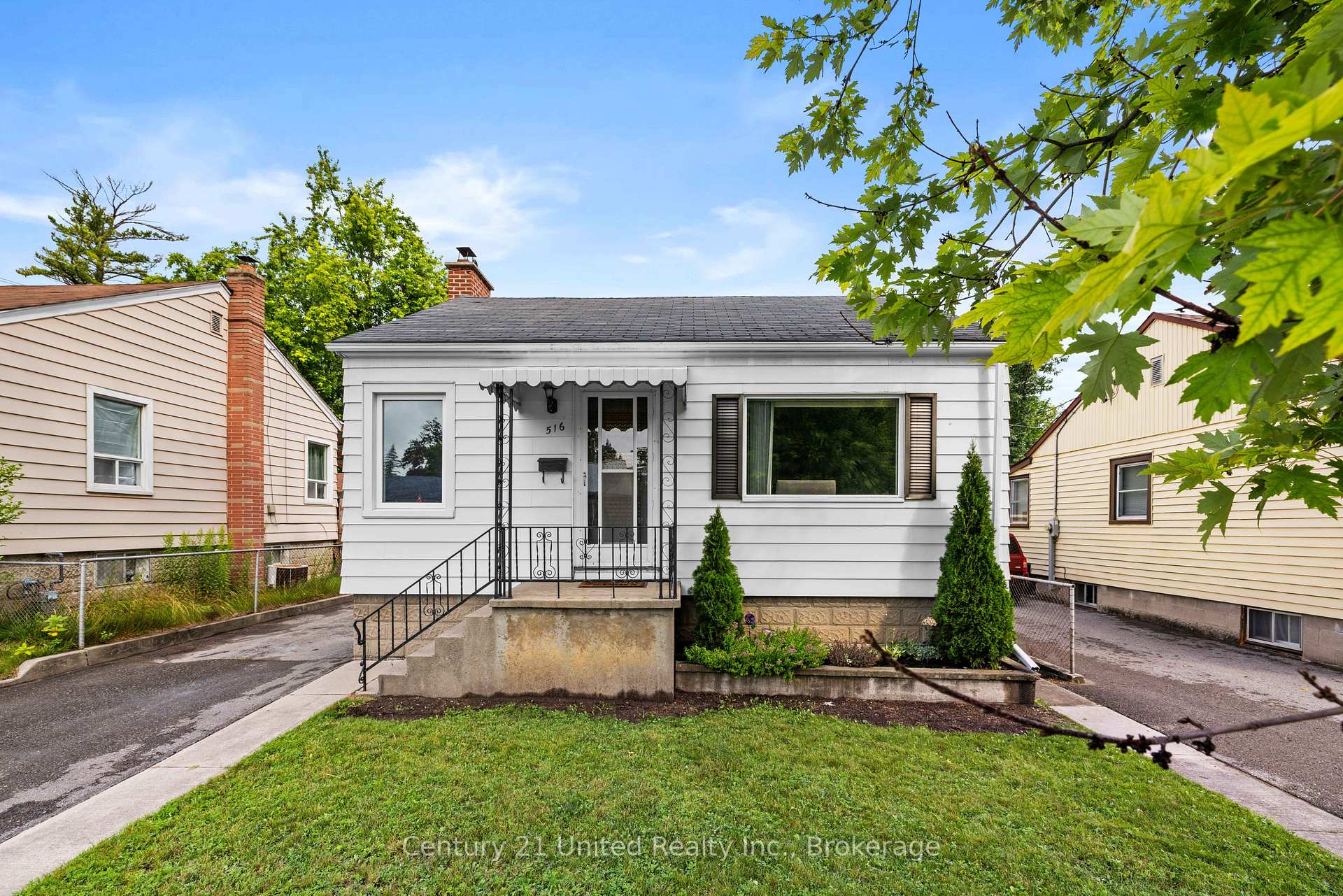 Photo 1 of 516 Glengarry Avenue, Peterborough, Northcrest Ward 5 — HOMEH