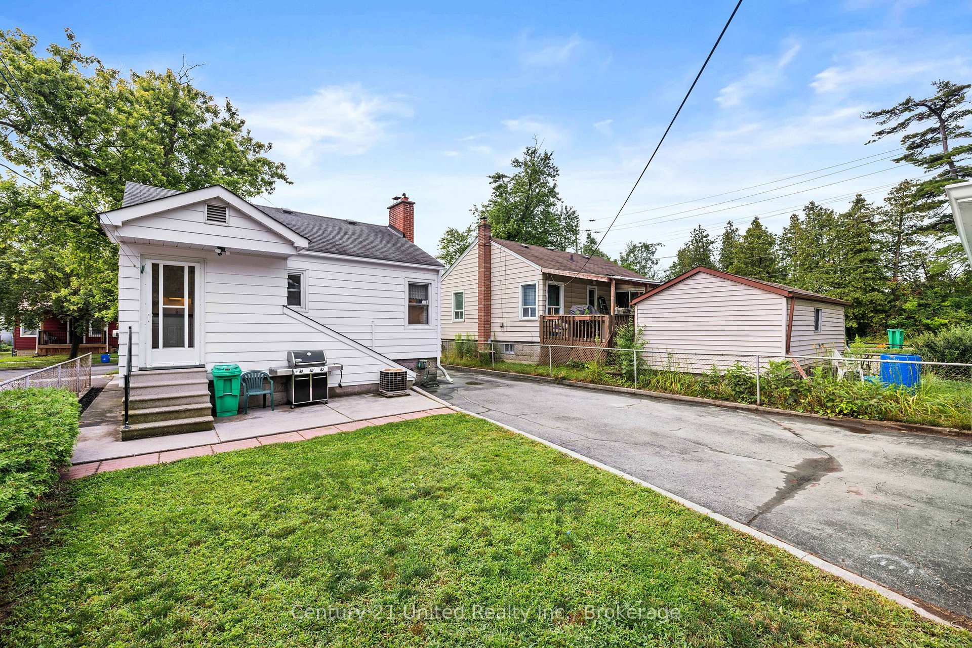 Photo 8 of 516 Glengarry Avenue, Peterborough, Northcrest Ward 5 — HOMEH