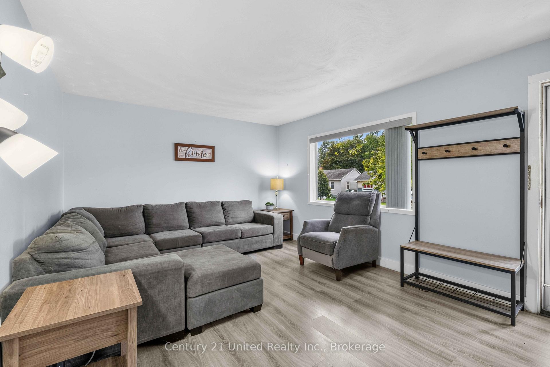Photo 17 of 516 Glengarry Avenue, Peterborough, Northcrest Ward 5 — HOMEH