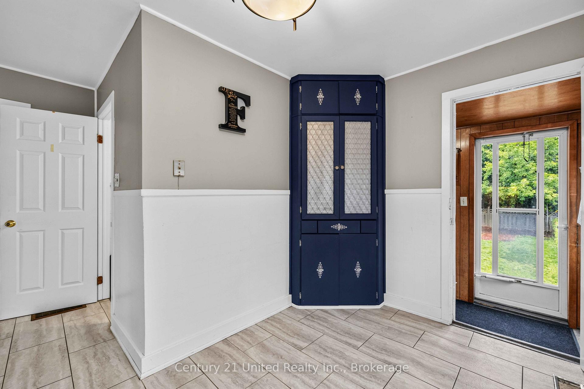 Photo 26 of 516 Glengarry Avenue, Peterborough, Northcrest Ward 5 — HOMEH