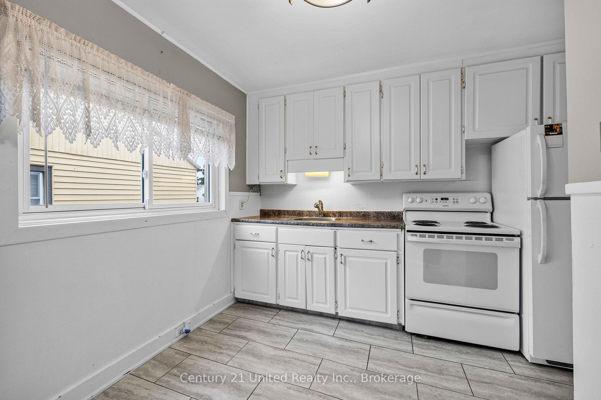 Photo 28 of 516 Glengarry Avenue, Peterborough, Northcrest Ward 5 — HOMEH