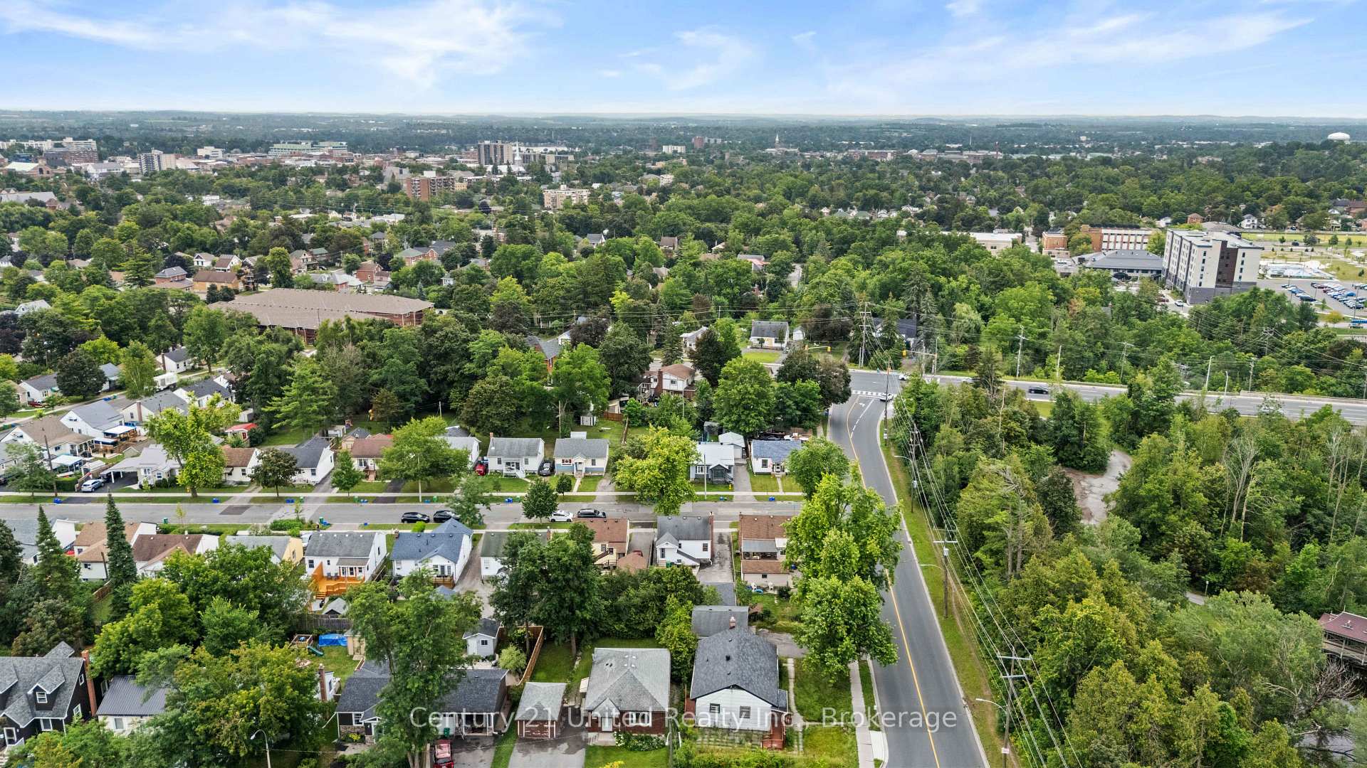 Photo 44 of 516 Glengarry Avenue, Peterborough, Northcrest Ward 5 — HOMEH