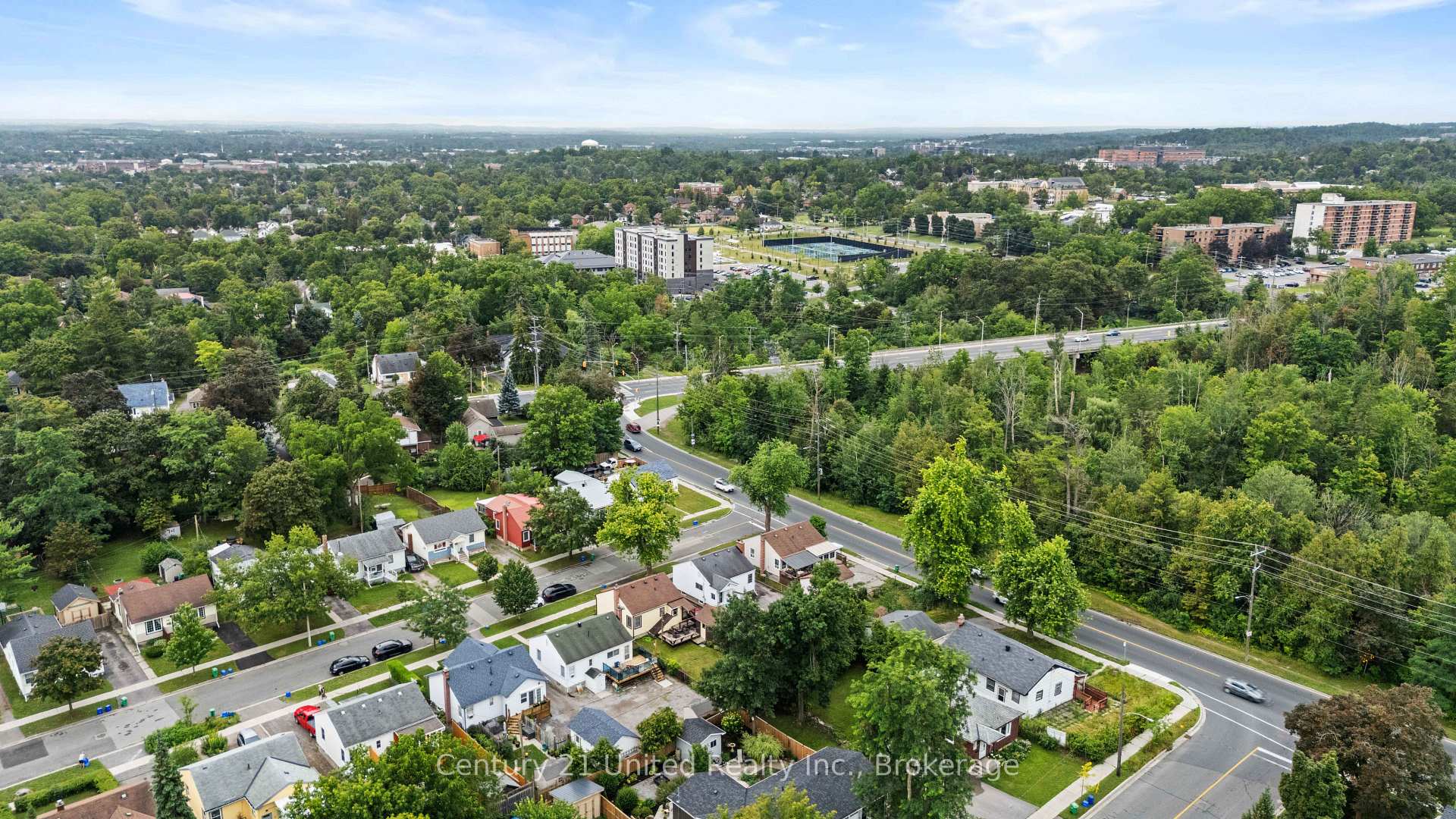 Photo 45 of 516 Glengarry Avenue, Peterborough, Northcrest Ward 5 — HOMEH