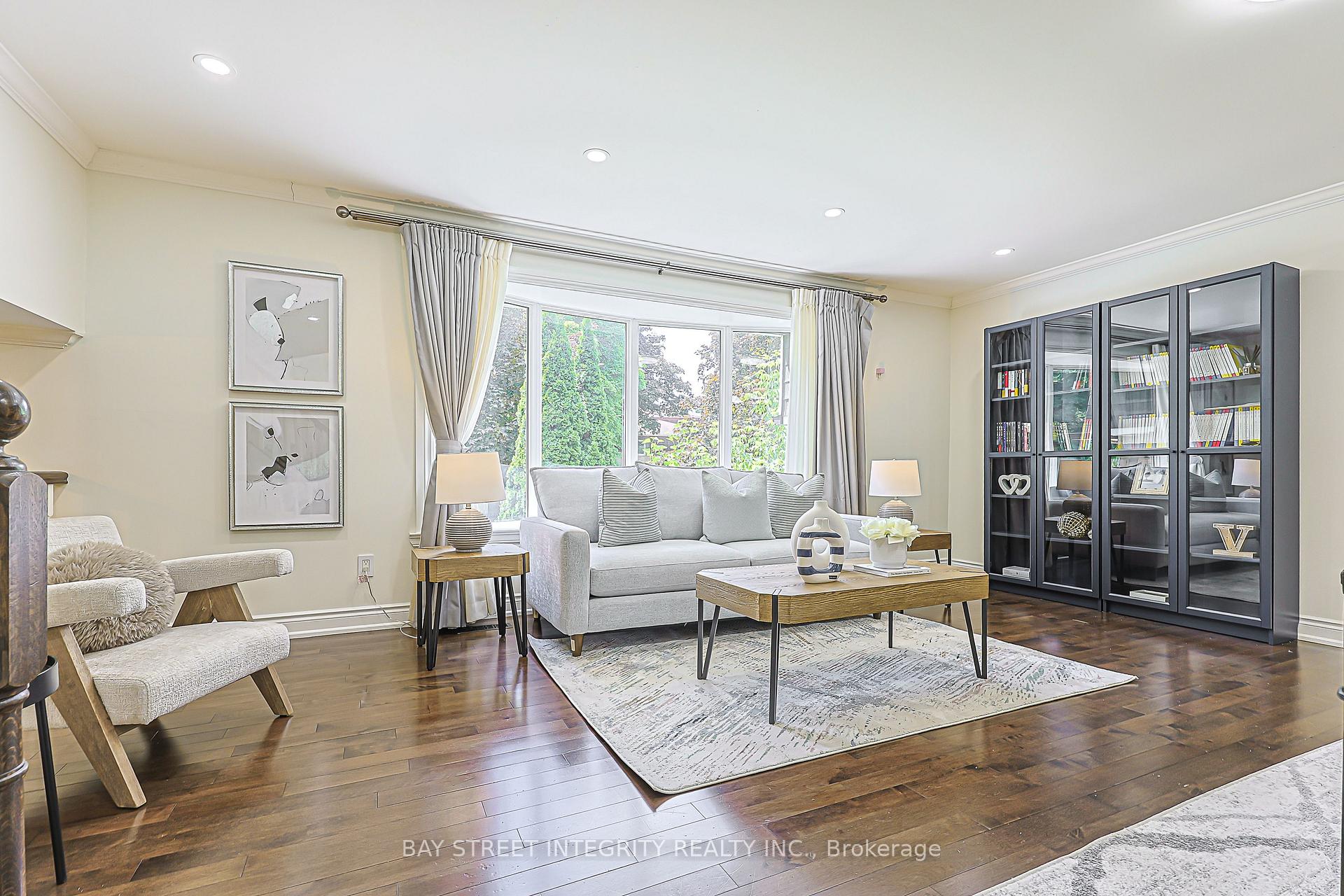 Photo 6 of 81 Dawn Hill Trail, Markham, Bayview Fairway-Bayview Country Club Estates — HOMEH