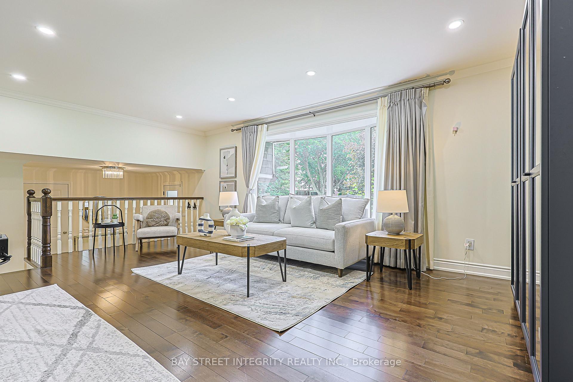 Photo 7 of 81 Dawn Hill Trail, Markham, Bayview Fairway-Bayview Country Club Estates — HOMEH