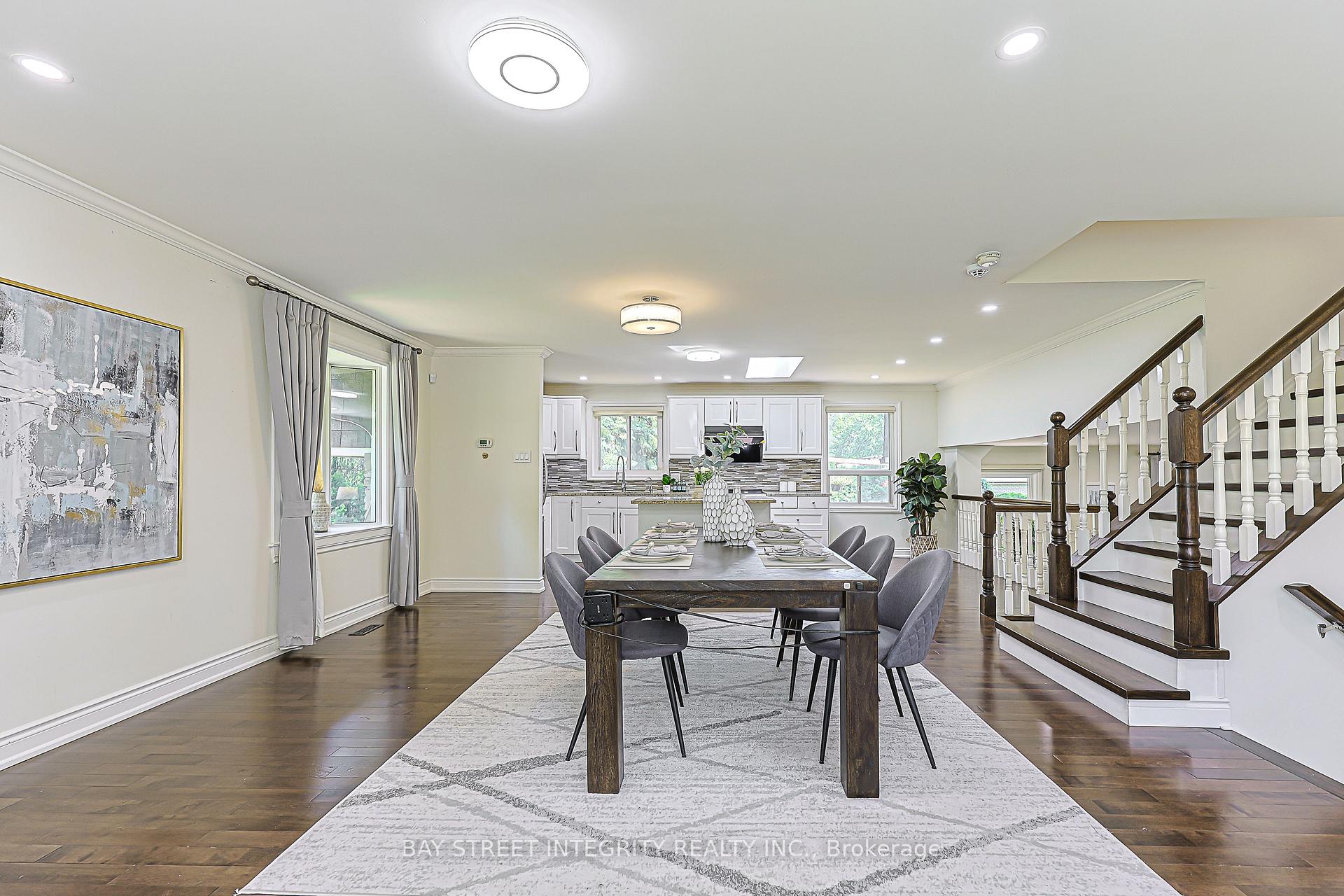 Photo 11 of 81 Dawn Hill Trail, Markham, Bayview Fairway-Bayview Country Club Estates — HOMEH
