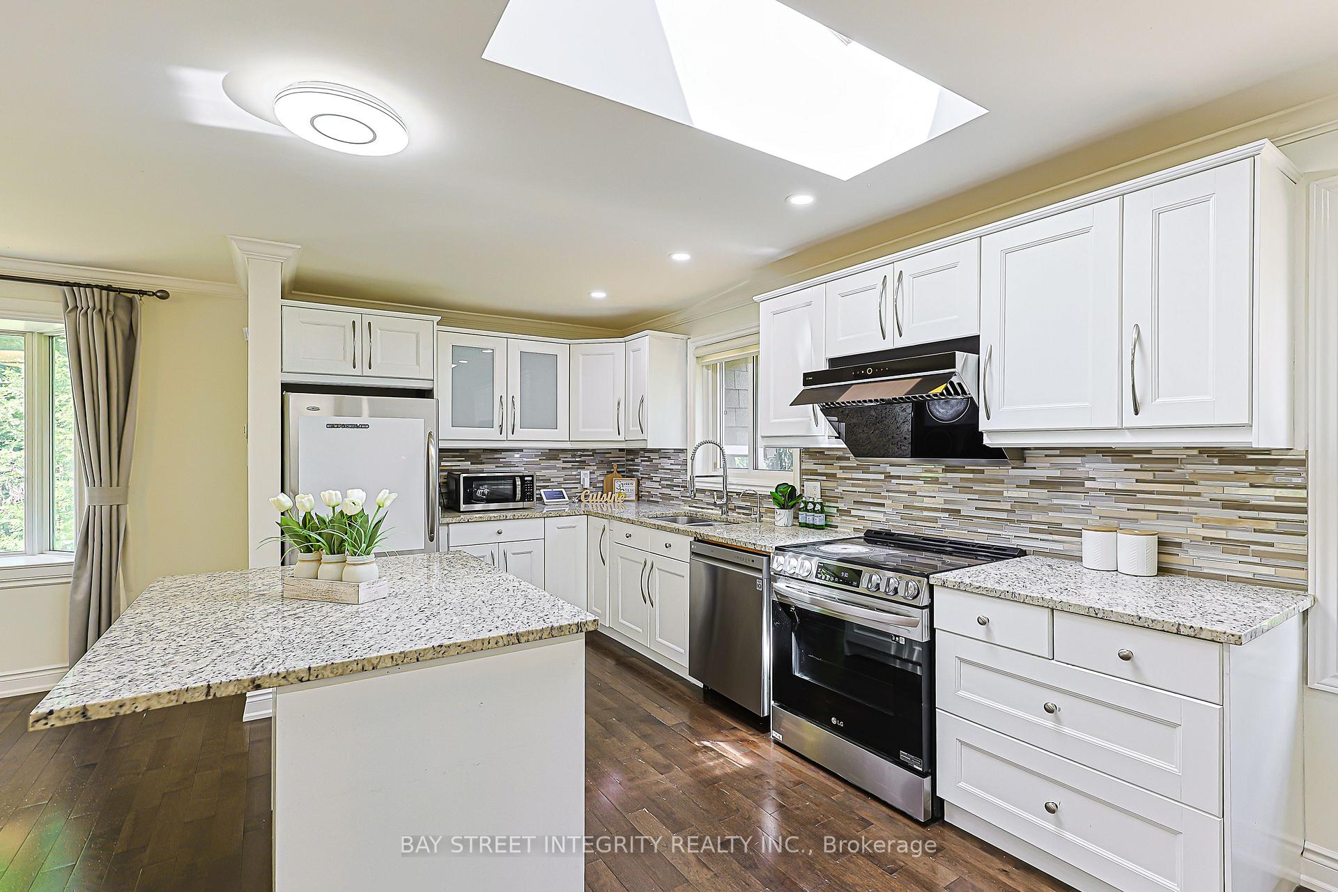 Photo 16 of 81 Dawn Hill Trail, Markham, Bayview Fairway-Bayview Country Club Estates — HOMEH