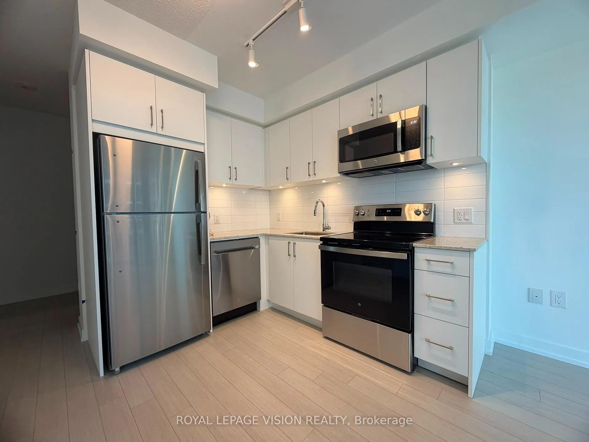 Photo 26 of Unit 1112, 4010 Eglinton Avenue W, Etobicoke, Humber Heights — HOMEH