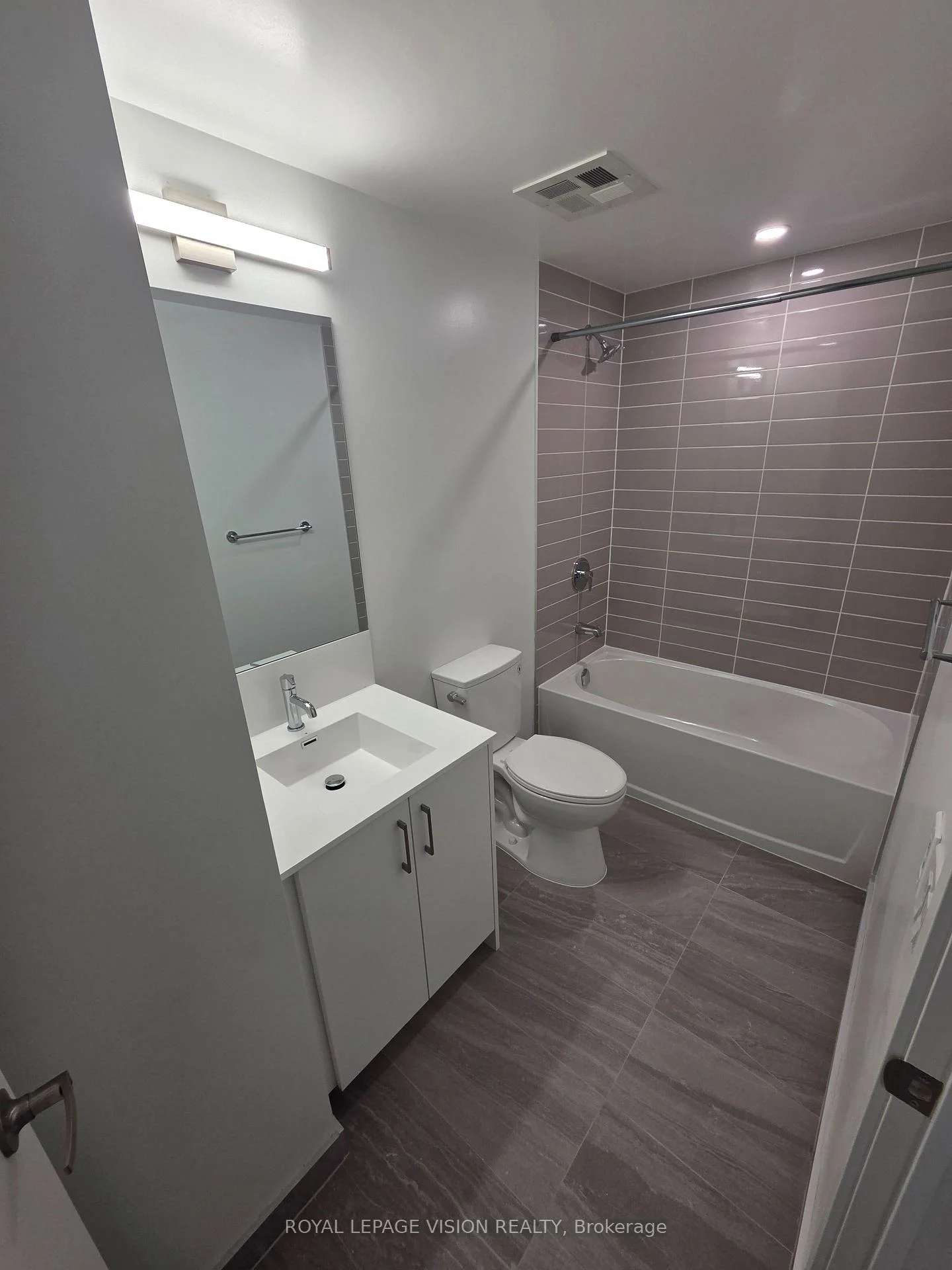 Photo 8 of Unit 1112, 4010 Eglinton Avenue W, Etobicoke, Humber Heights — HOMEH
