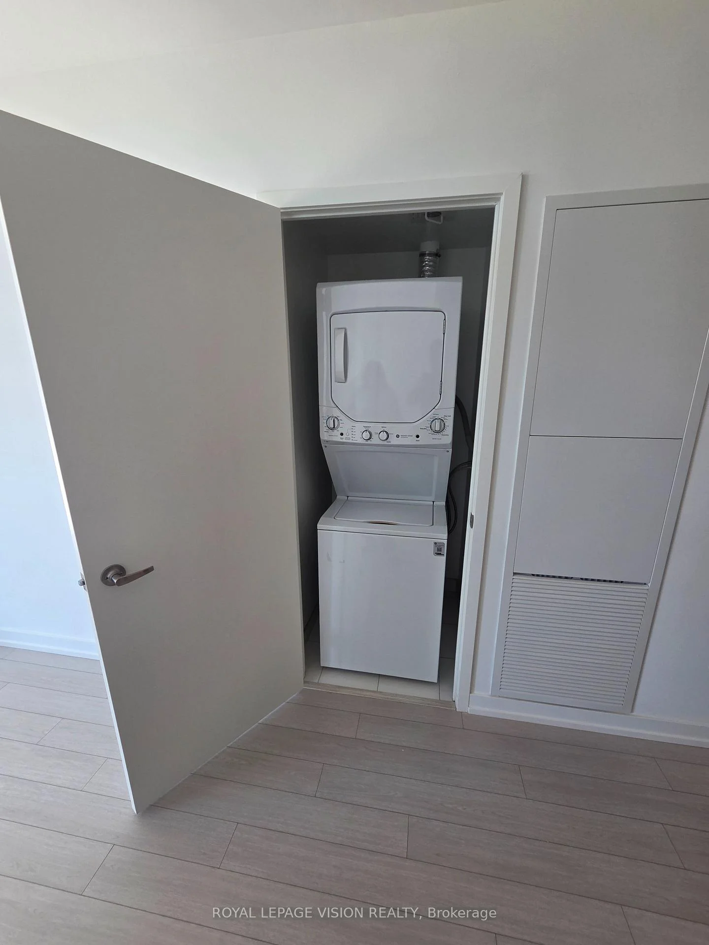 Photo 9 of Unit 1112, 4010 Eglinton Avenue W, Etobicoke, Humber Heights — HOMEH