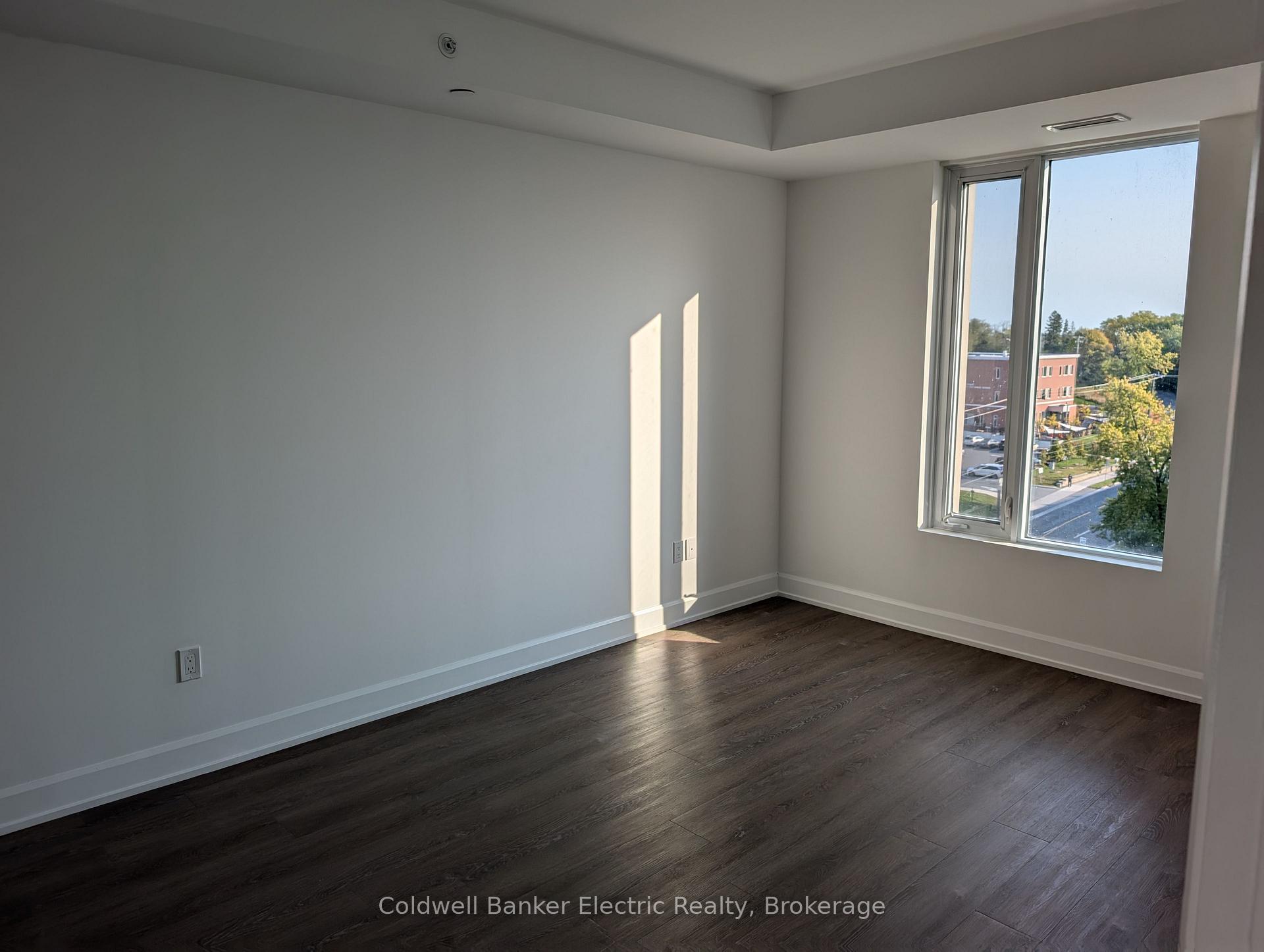 Photo 7 of Unit 802, 195 Hunter Street E, Peterborough, Ashburnham Ward 4 — HOMEH