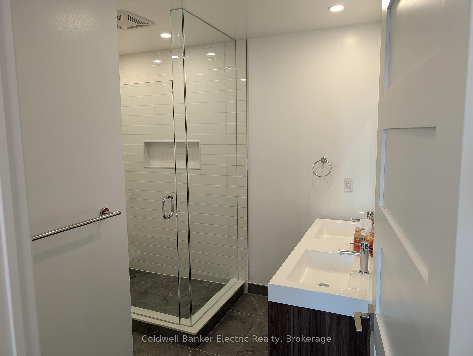 Photo 8 of Unit 802, 195 Hunter Street E, Peterborough, Ashburnham Ward 4 — HOMEH