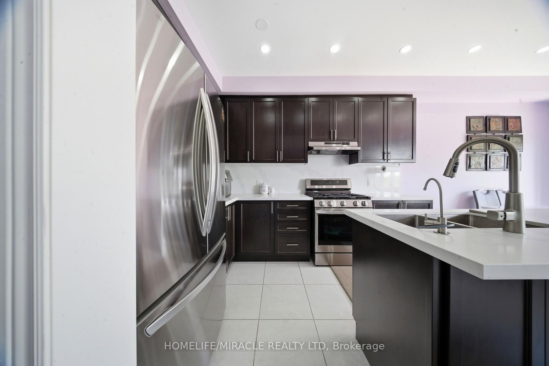 Photo 9 of Unit 32, 166 Deerpath Drive, Guelph, Willow West/Sugarbush/West Acres — HOMEH