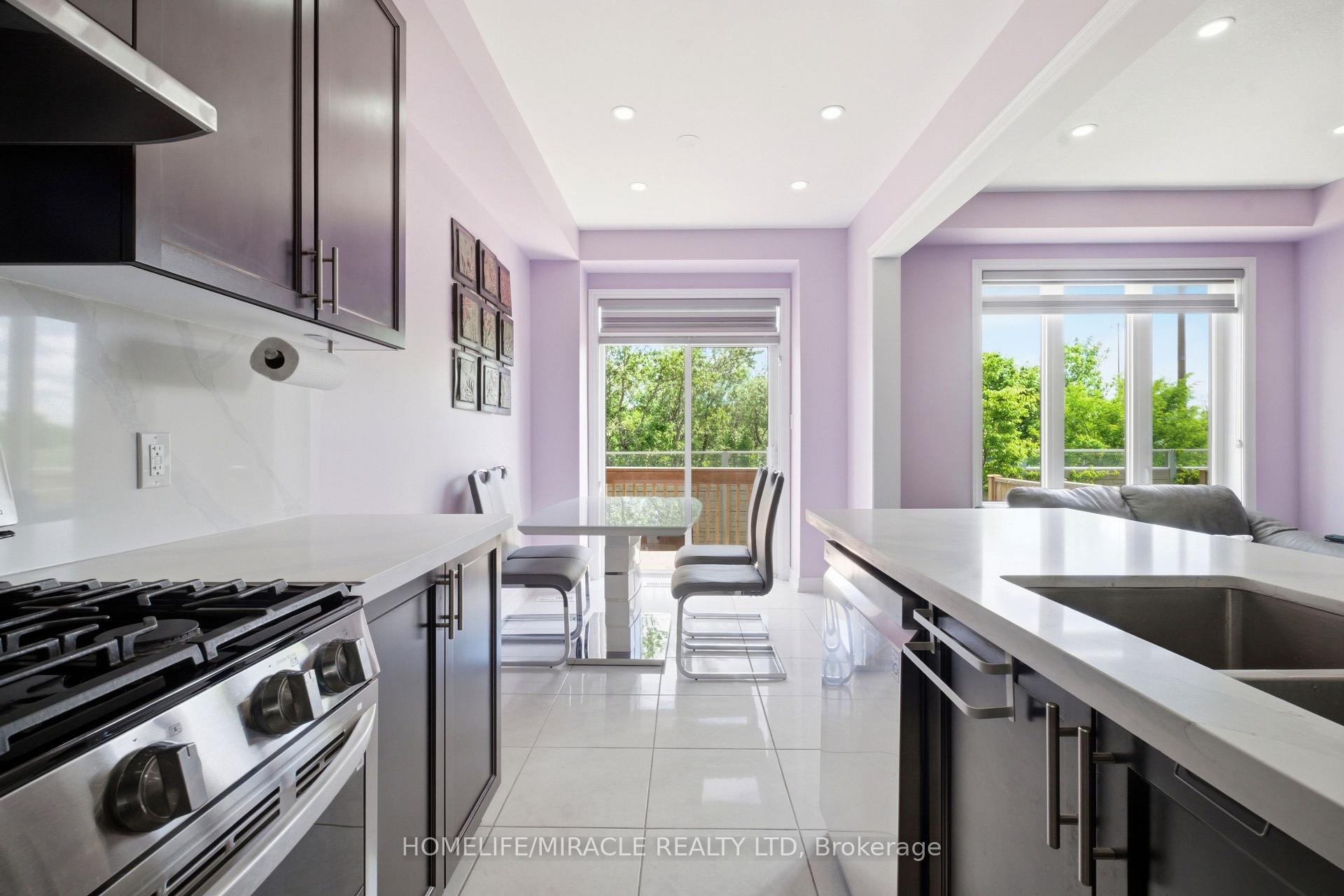Photo 10 of Unit 32, 166 Deerpath Drive, Guelph, Willow West/Sugarbush/West Acres — HOMEH