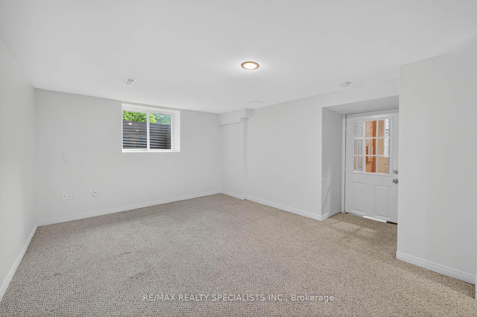 Photo 10 of Unit Lower, 1912 Bonnymede Drive, Mississauga, Clarkson — HOMEH