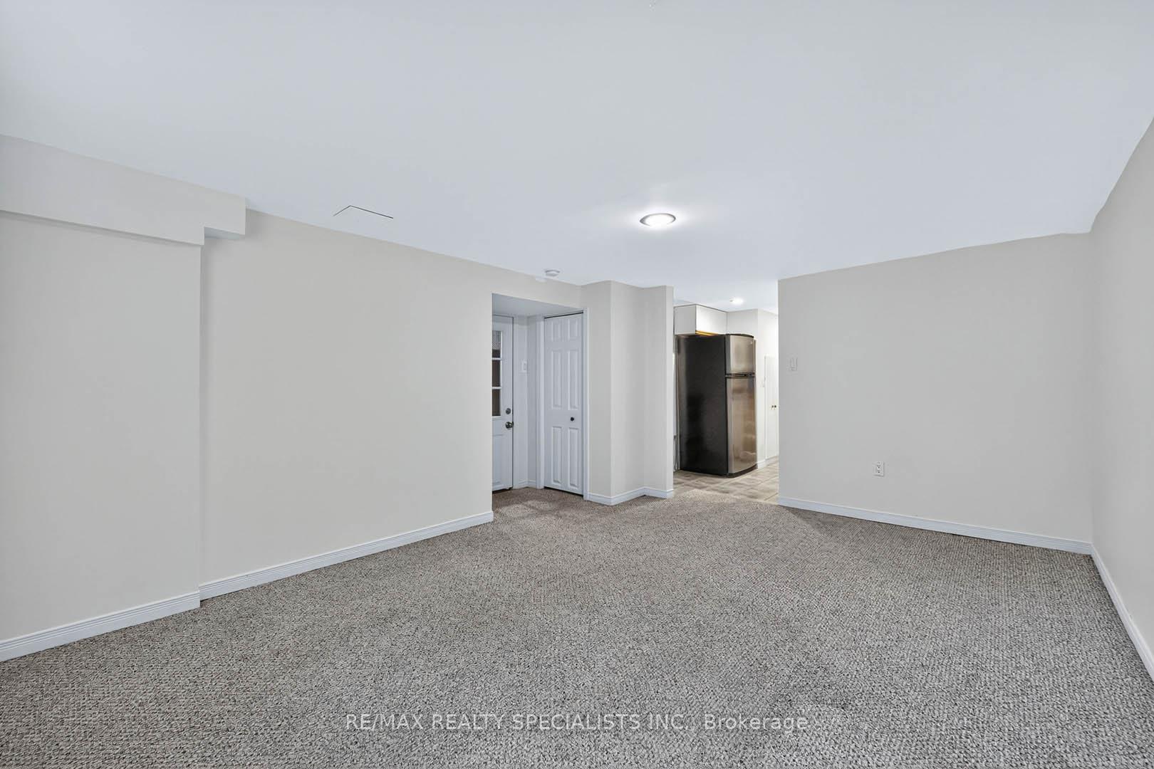 Photo 11 of Unit Lower, 1912 Bonnymede Drive, Mississauga, Clarkson — HOMEH