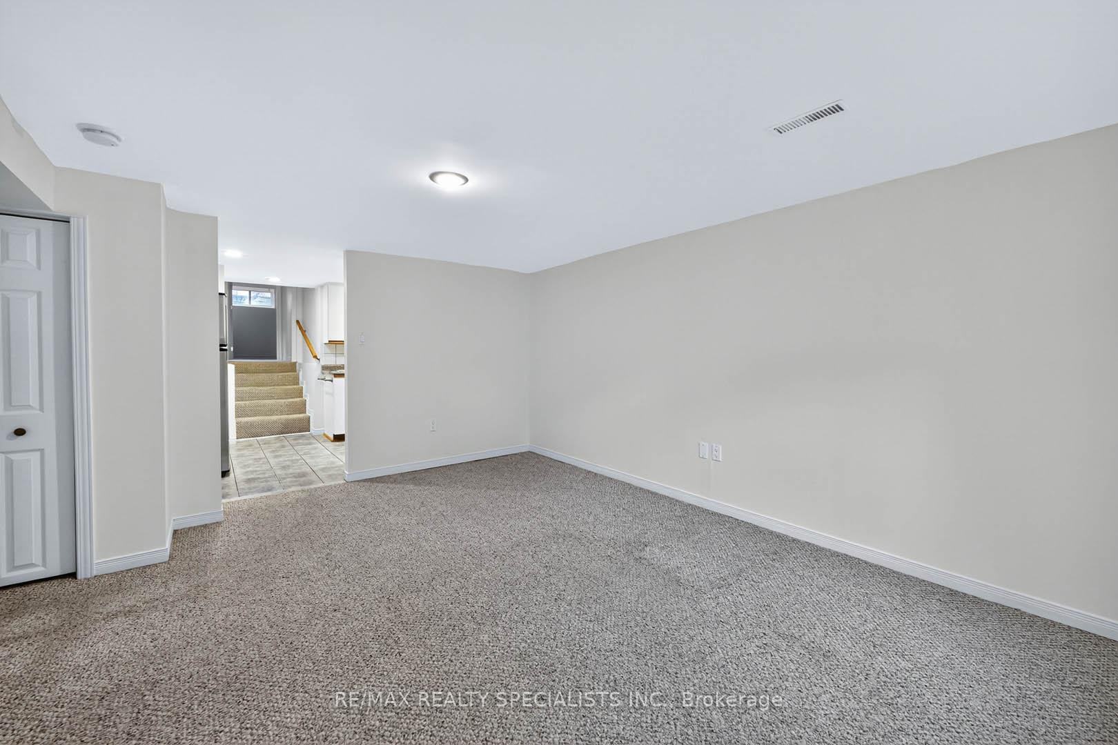 Photo 12 of Unit Lower, 1912 Bonnymede Drive, Mississauga, Clarkson — HOMEH