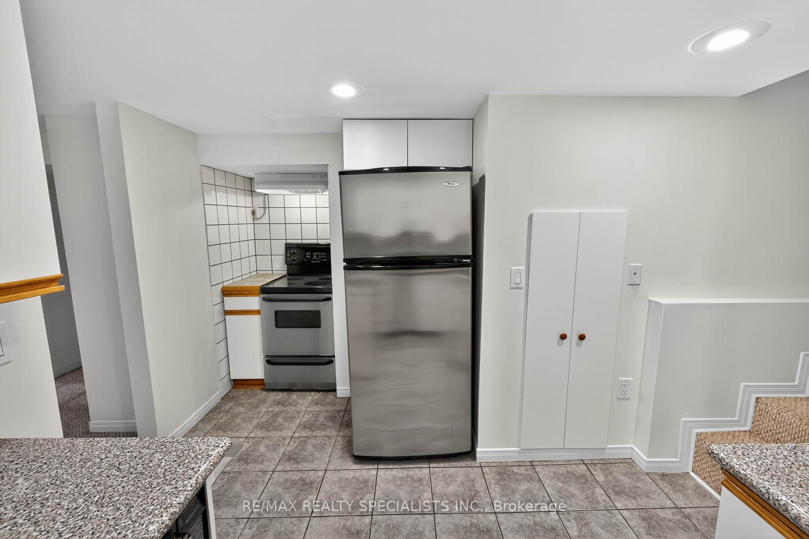 Photo 15 of Unit Lower, 1912 Bonnymede Drive, Mississauga, Clarkson — HOMEH