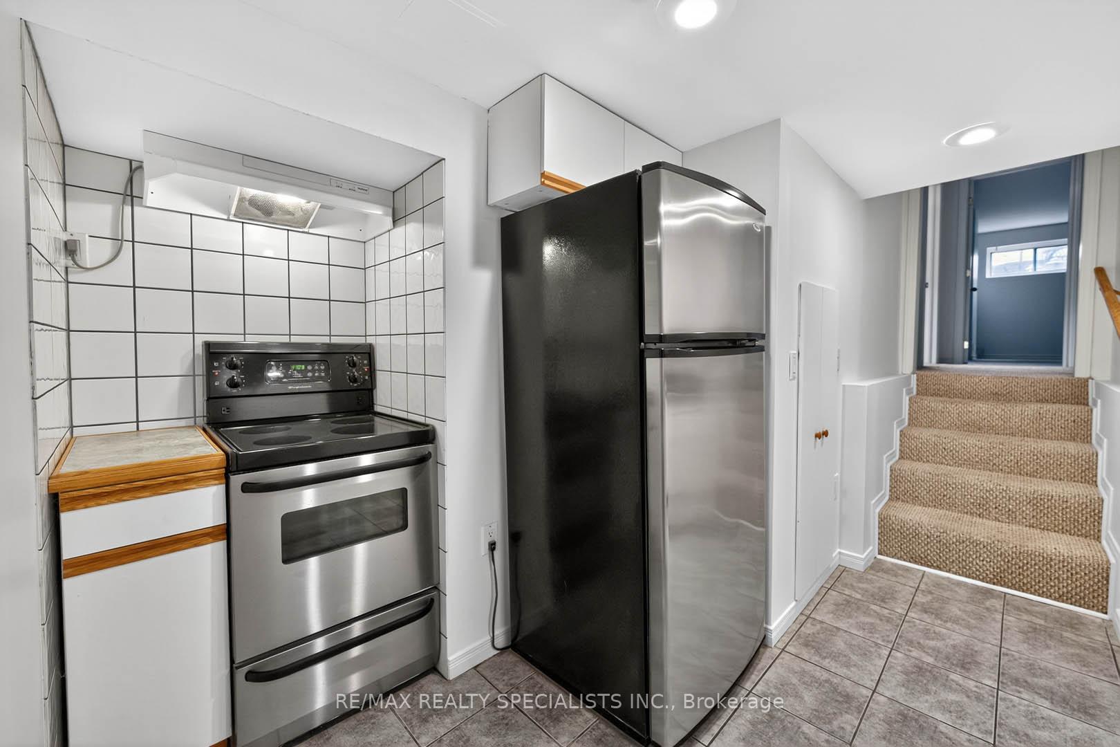 Photo 16 of Unit Lower, 1912 Bonnymede Drive, Mississauga, Clarkson — HOMEH