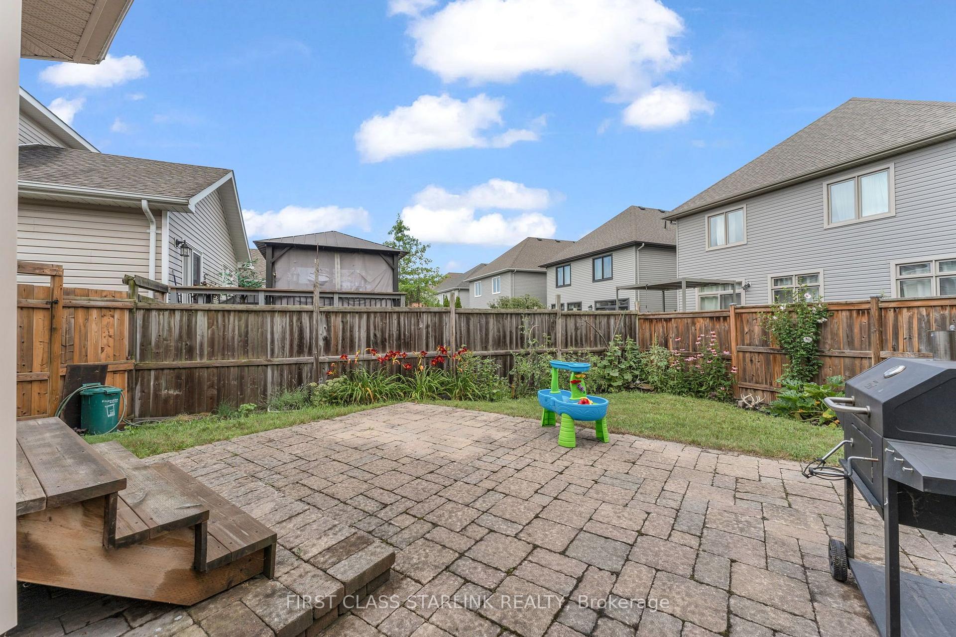 Photo 18 of 1740 Reginald Bart Drive, Kingston, Kingston East (Incl Barret Crt) — HOMEH
