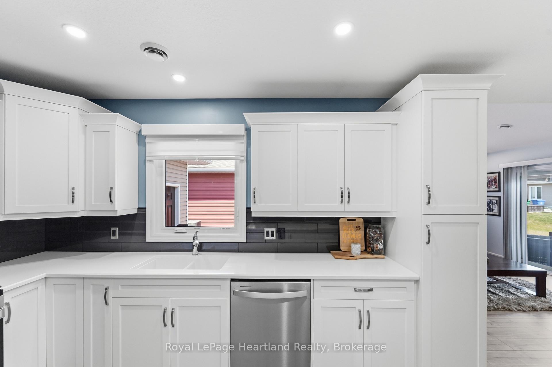 Photo 8 of 237 Lake Breeze Drive, Ashfield-Colborne-Wawanosh, Colborne — HOMEH