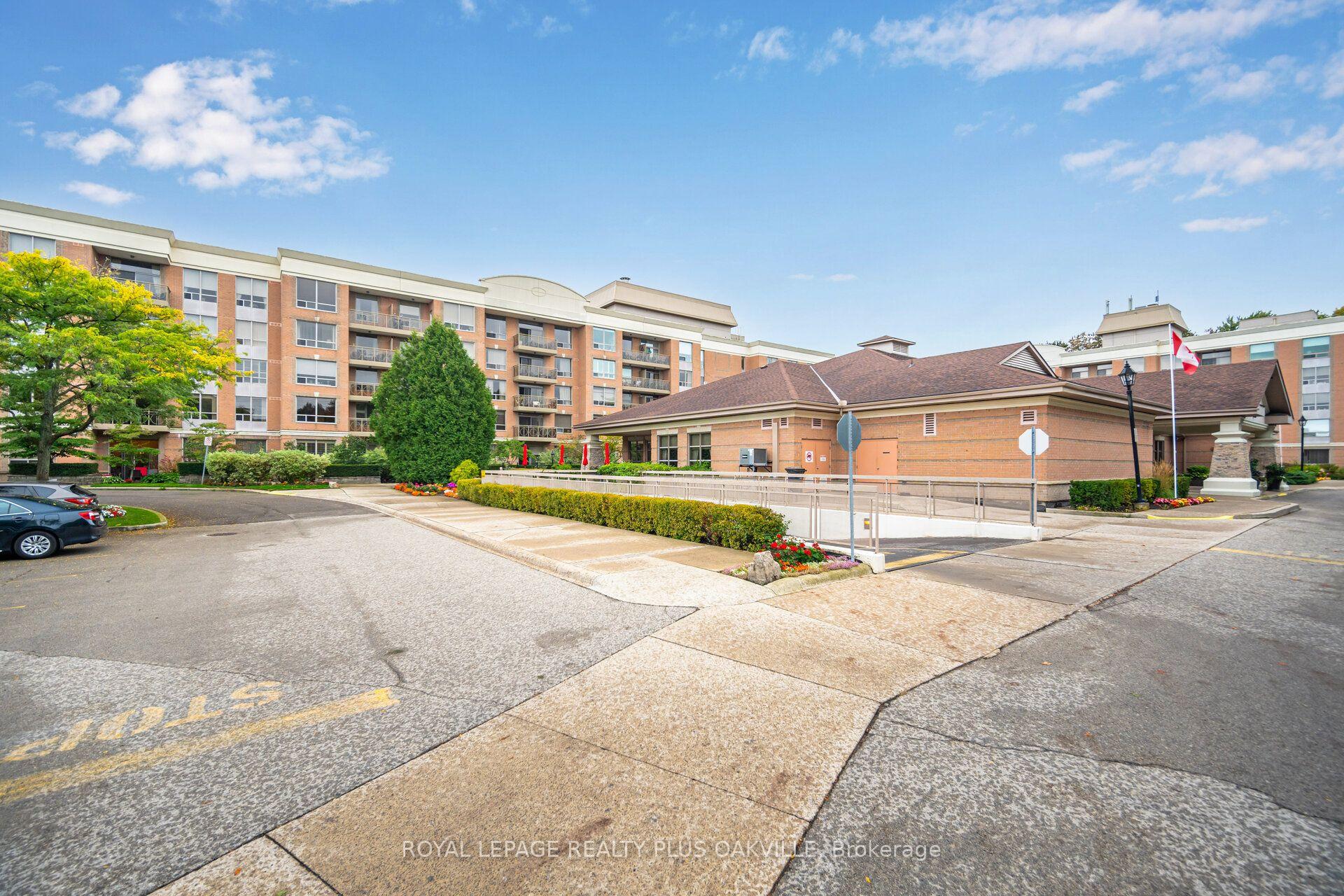 Photo 2 of Unit 1406, 100 Burloak Drive, Burlington, Appleby — HOMEH