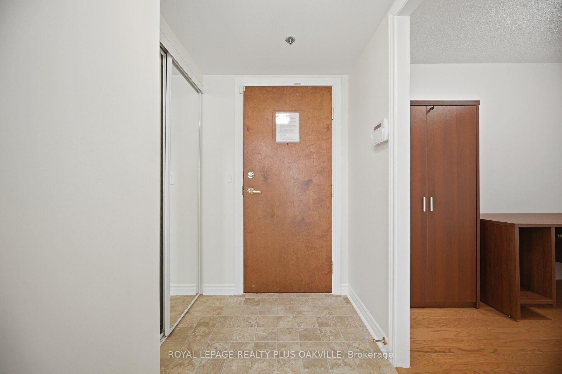 Photo 7 of Unit 1406, 100 Burloak Drive, Burlington, Appleby — HOMEH