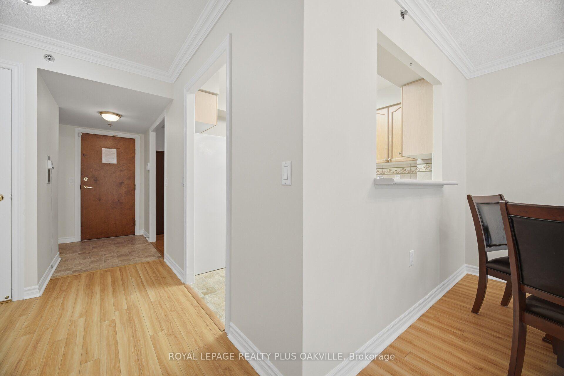 Photo 9 of Unit 1406, 100 Burloak Drive, Burlington, Appleby — HOMEH