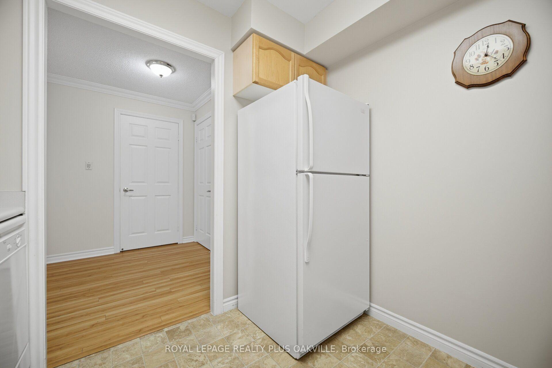 Photo 14 of Unit 1406, 100 Burloak Drive, Burlington, Appleby — HOMEH