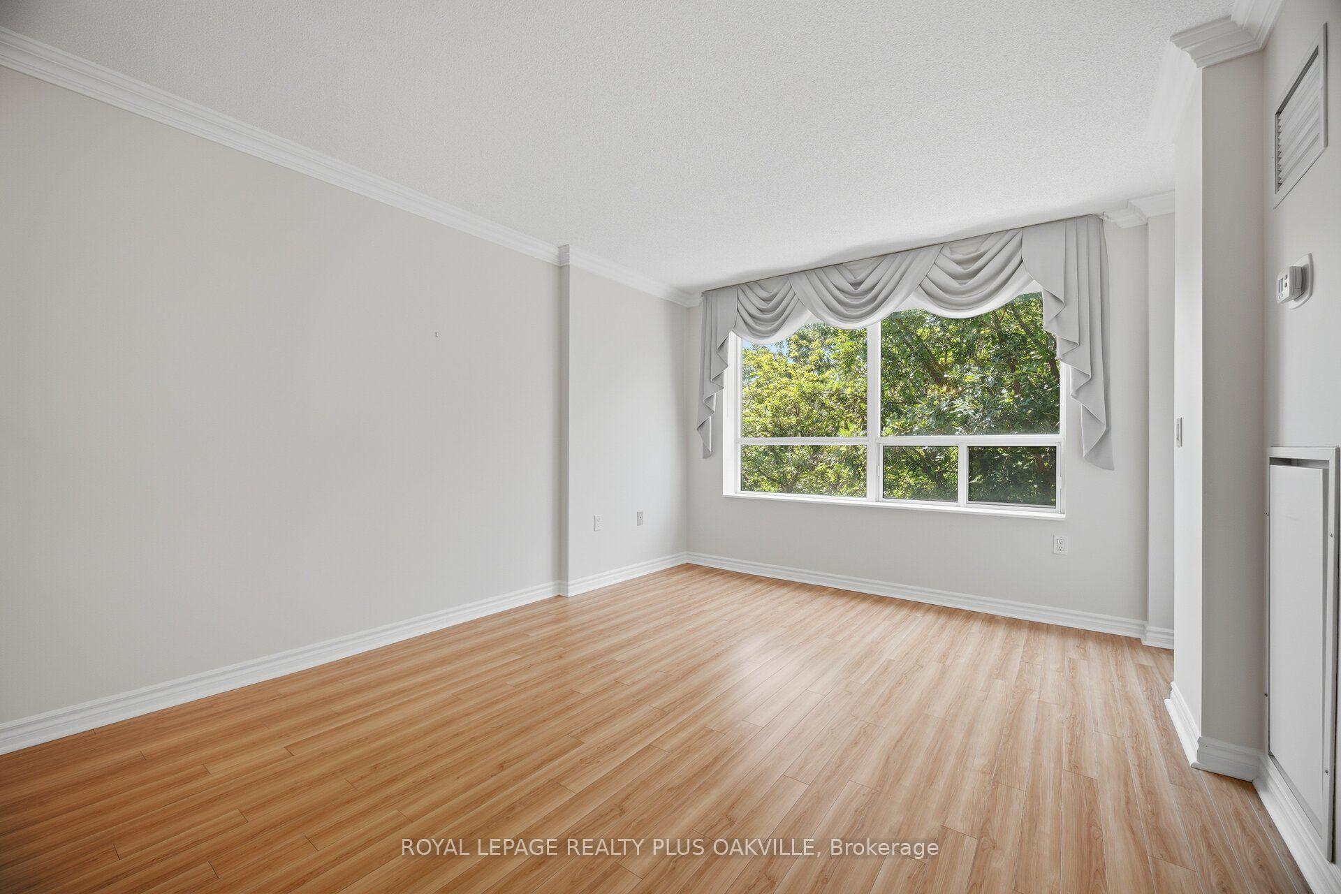 Photo 23 of Unit 1406, 100 Burloak Drive, Burlington, Appleby — HOMEH
