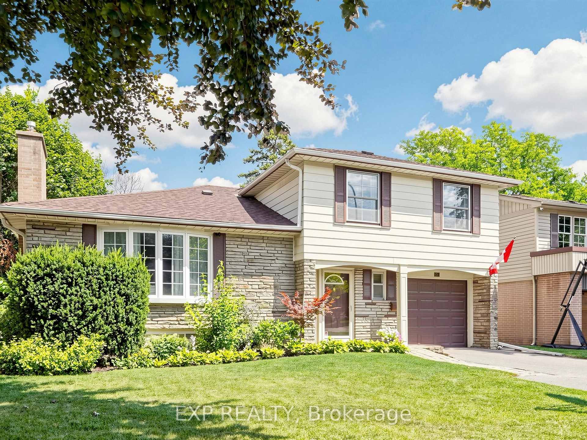 Photo 2 of 37 Brightbay Crescent, Markham, Grandview — HOMEH
