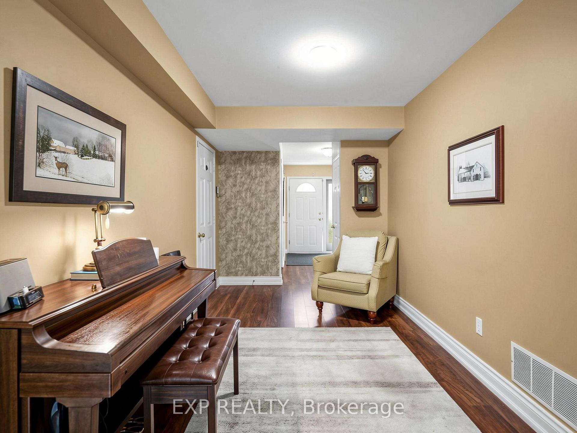 Photo 5 of 37 Brightbay Crescent, Markham, Grandview — HOMEH