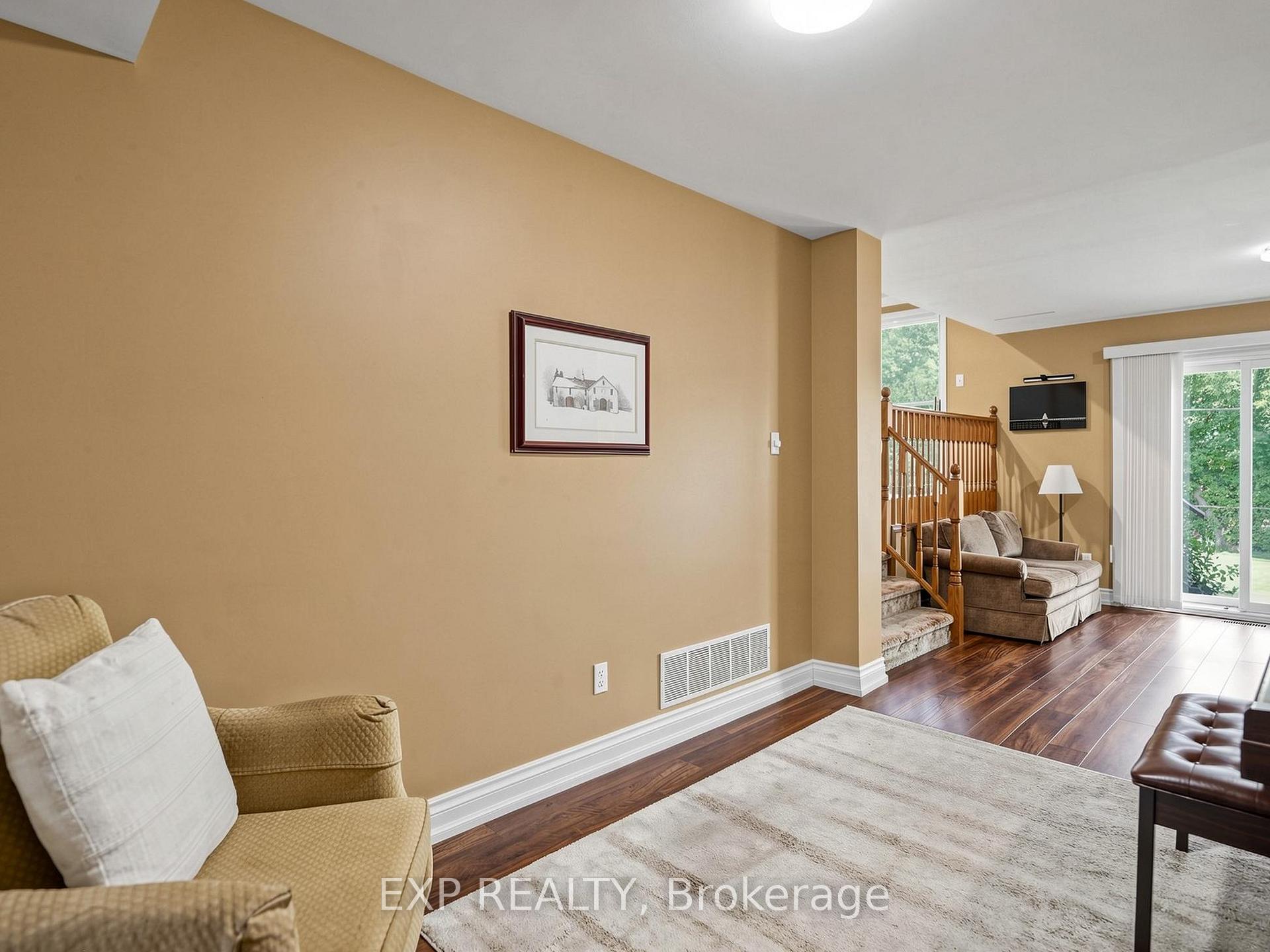 Photo 7 of 37 Brightbay Crescent, Markham, Grandview — HOMEH