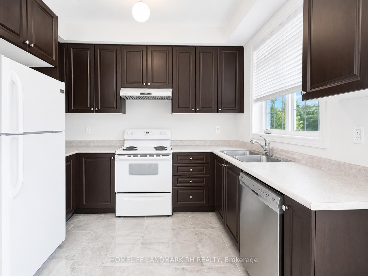 Photo 5 of 144 Roy Grove Way, Markham, Greensborough — HOMEH