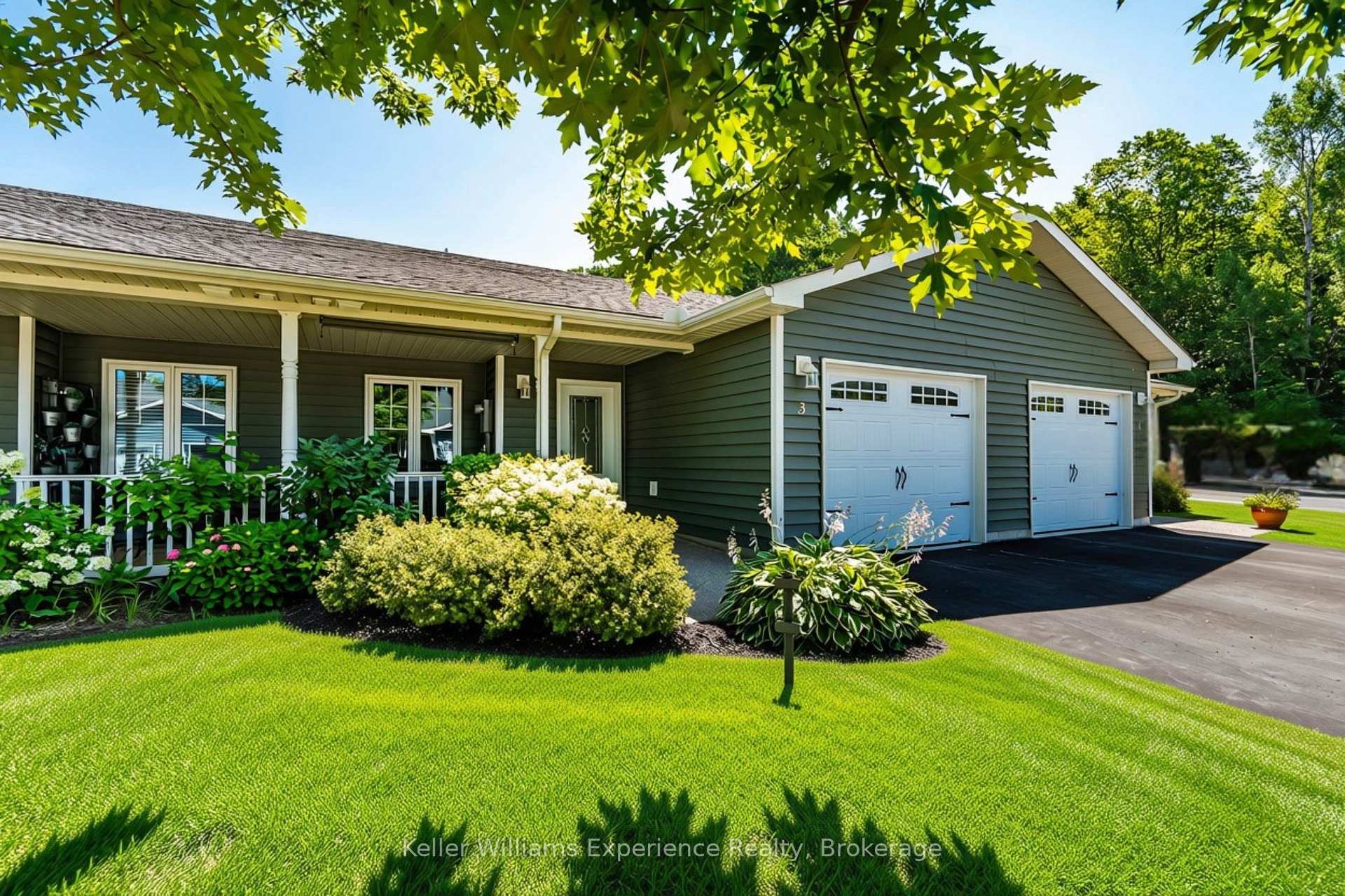 Photo 1 of 3 Chamberlain Crescent, Penetanguishene — HOMEH