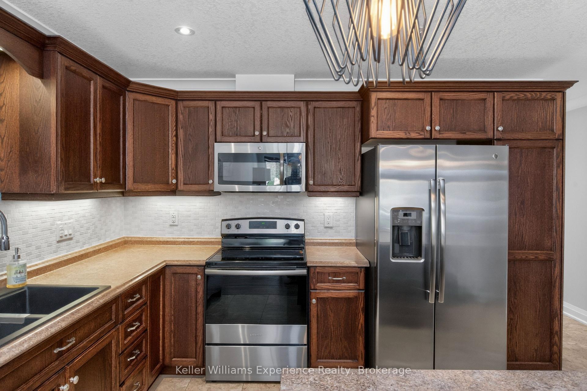 Photo 8 of 3 Chamberlain Crescent, Penetanguishene — HOMEH