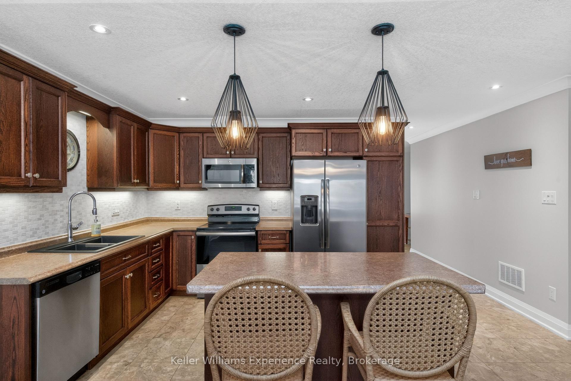 Photo 9 of 3 Chamberlain Crescent, Penetanguishene — HOMEH