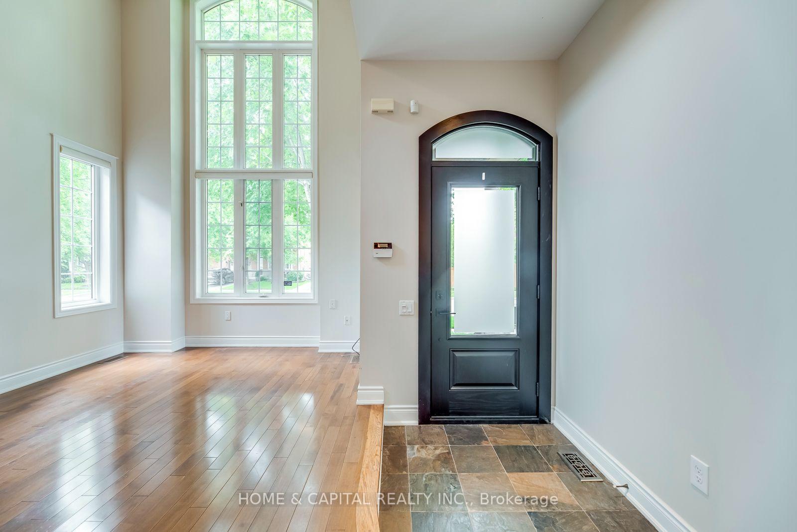 Photo 4 of 3450 Wavecrest Street, Oakville, Bronte — HOMEH