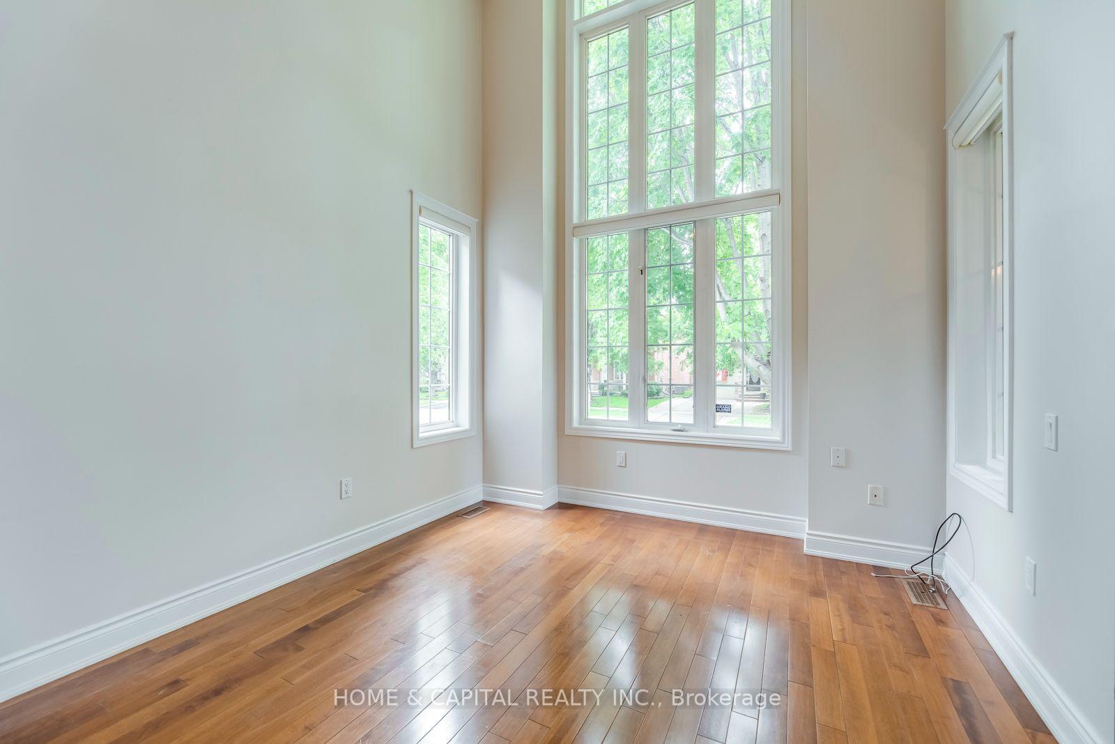 Photo 5 of 3450 Wavecrest Street, Oakville, Bronte — HOMEH