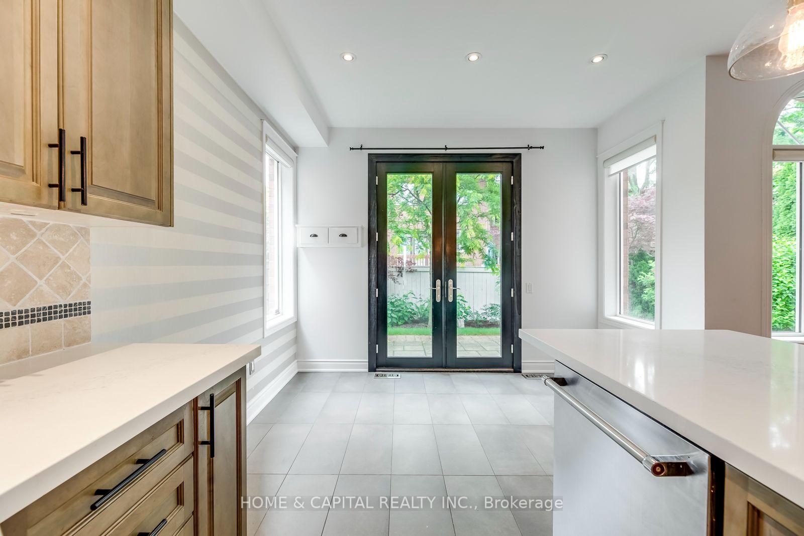 Photo 23 of 3450 Wavecrest Street, Oakville, Bronte — HOMEH