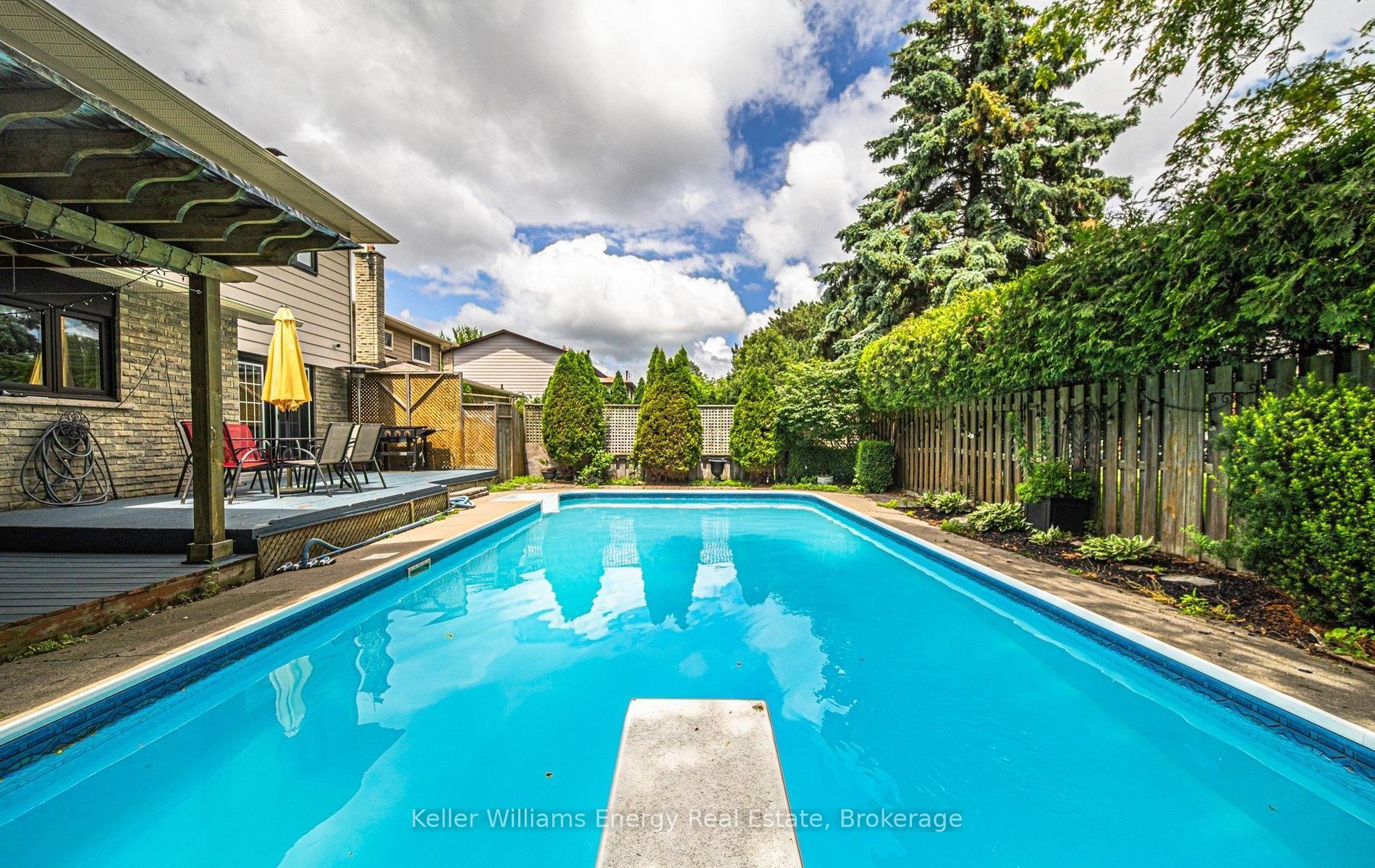 Photo 10 of 113 Robinson Crescent, Whitby, Pringle Creek — HOMEH