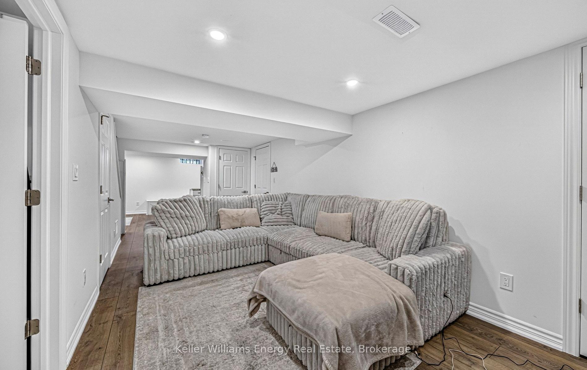 Photo 43 of 113 Robinson Crescent, Whitby, Pringle Creek — HOMEH