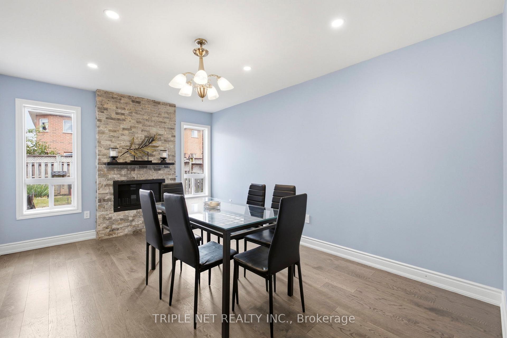 Photo 5 of 198 Purcell Crescent, Vaughan, Maple — HOMEH