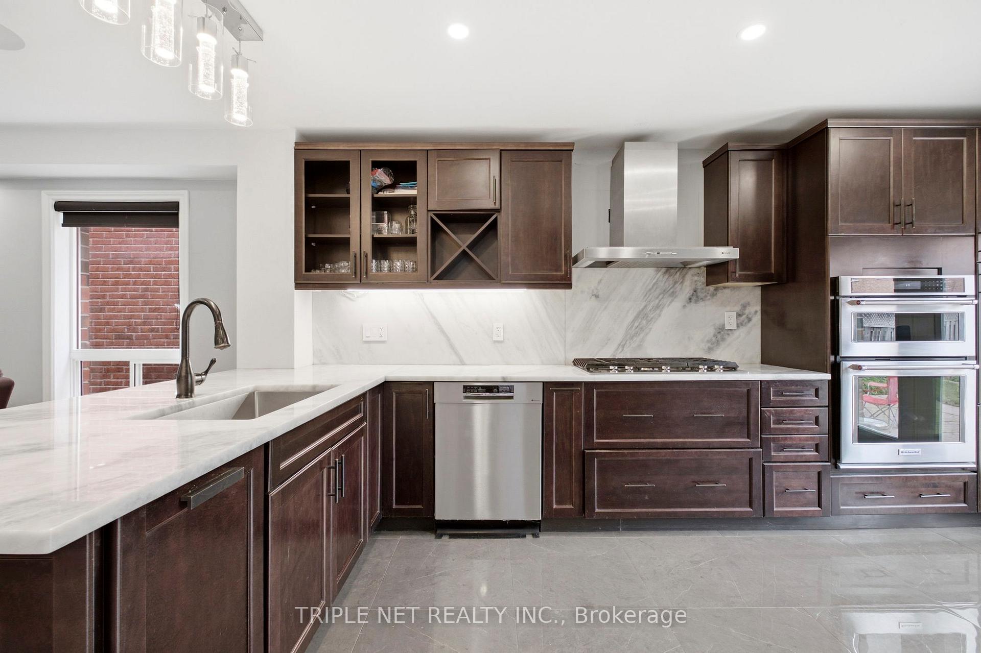 Photo 7 of 198 Purcell Crescent, Vaughan, Maple — HOMEH