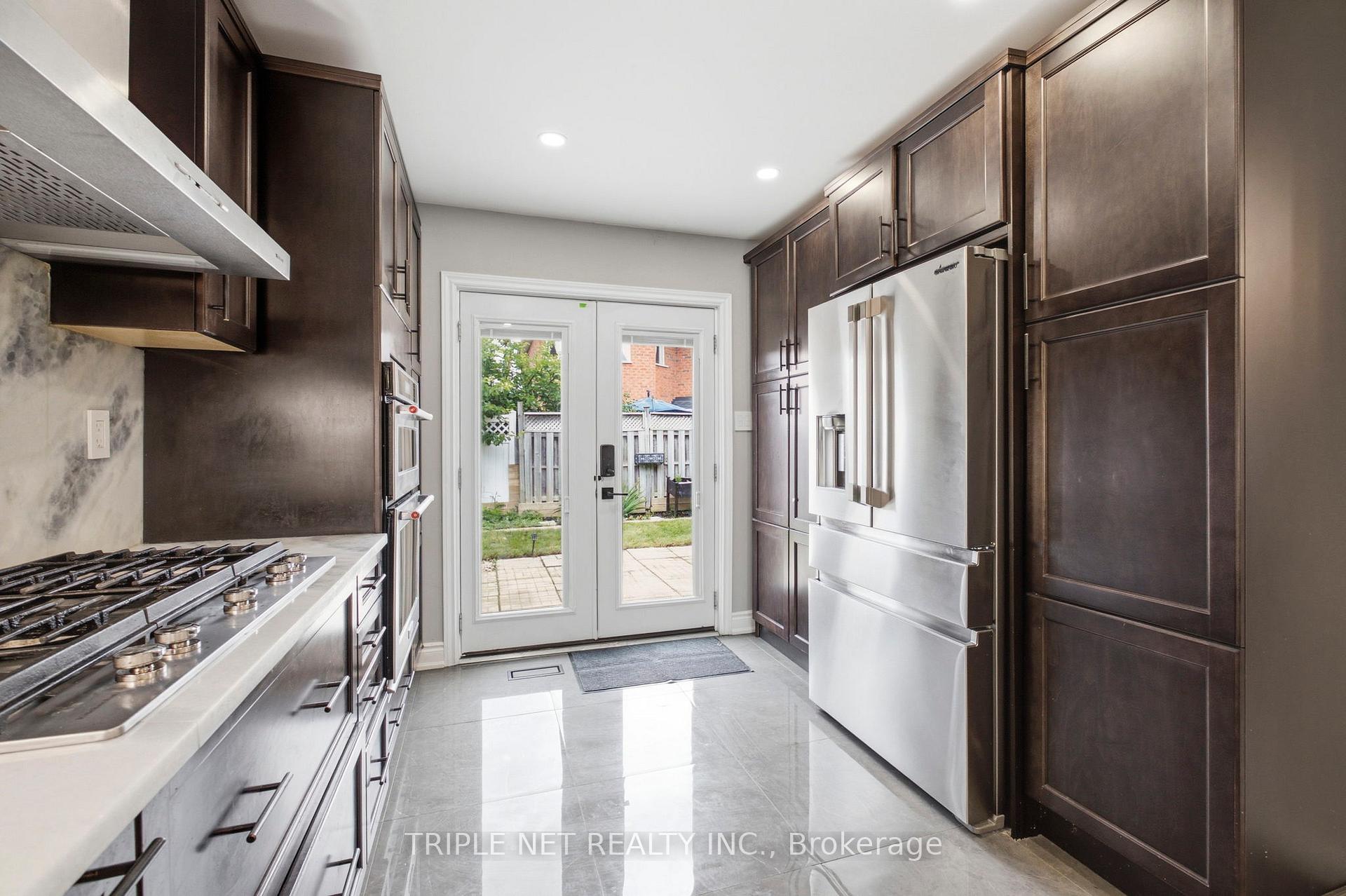 Photo 8 of 198 Purcell Crescent, Vaughan, Maple — HOMEH