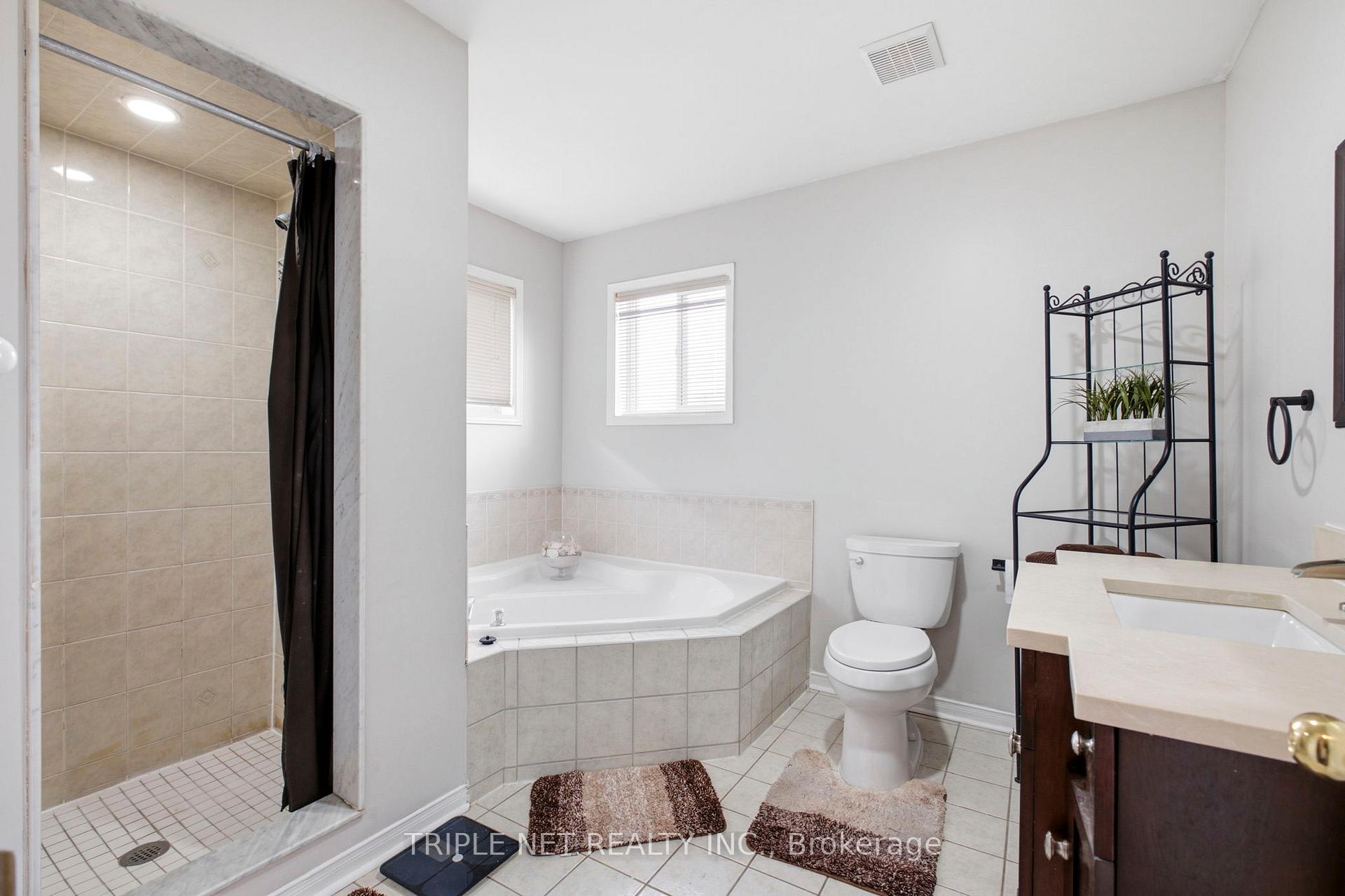 Photo 11 of 198 Purcell Crescent, Vaughan, Maple — HOMEH