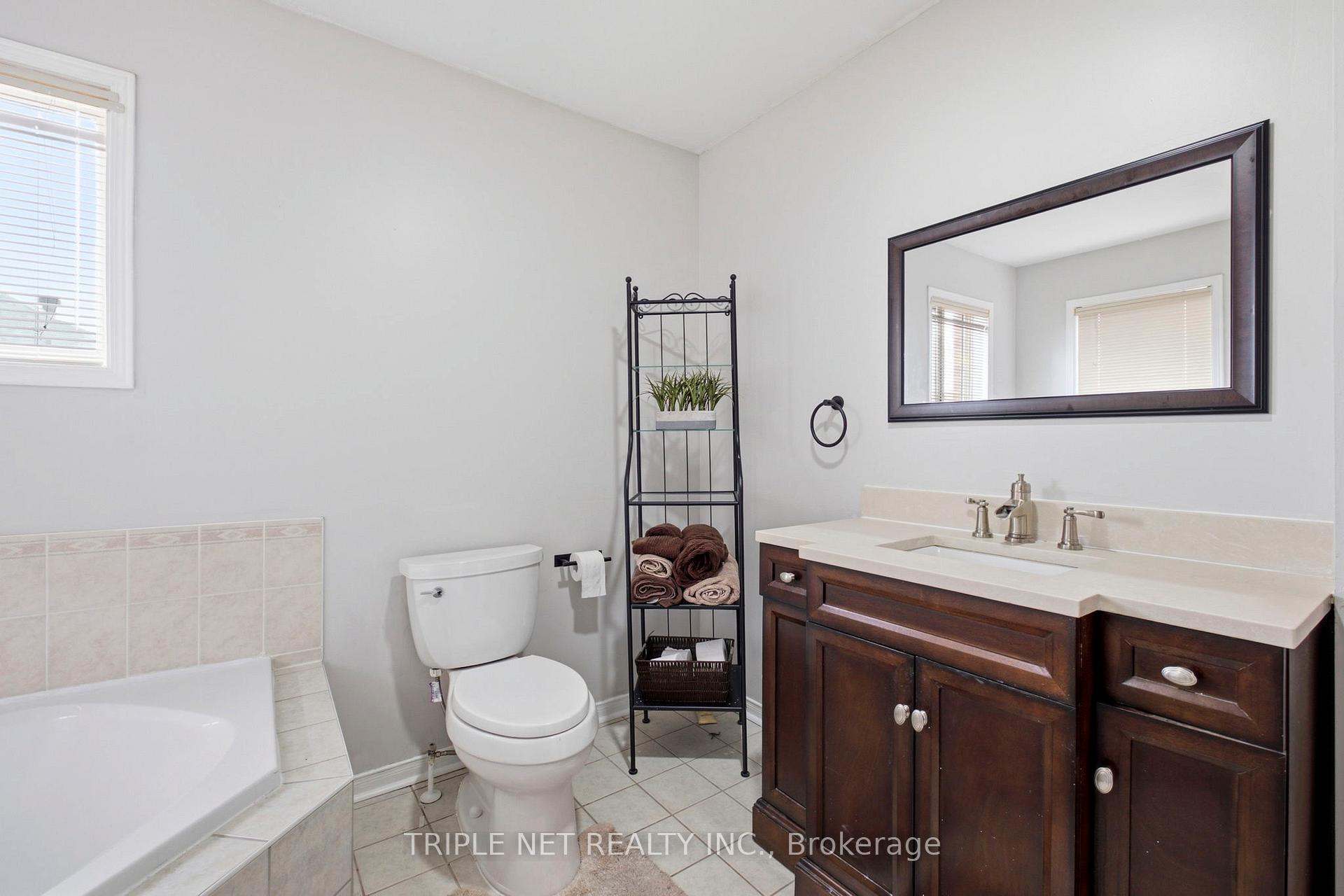 Photo 12 of 198 Purcell Crescent, Vaughan, Maple — HOMEH