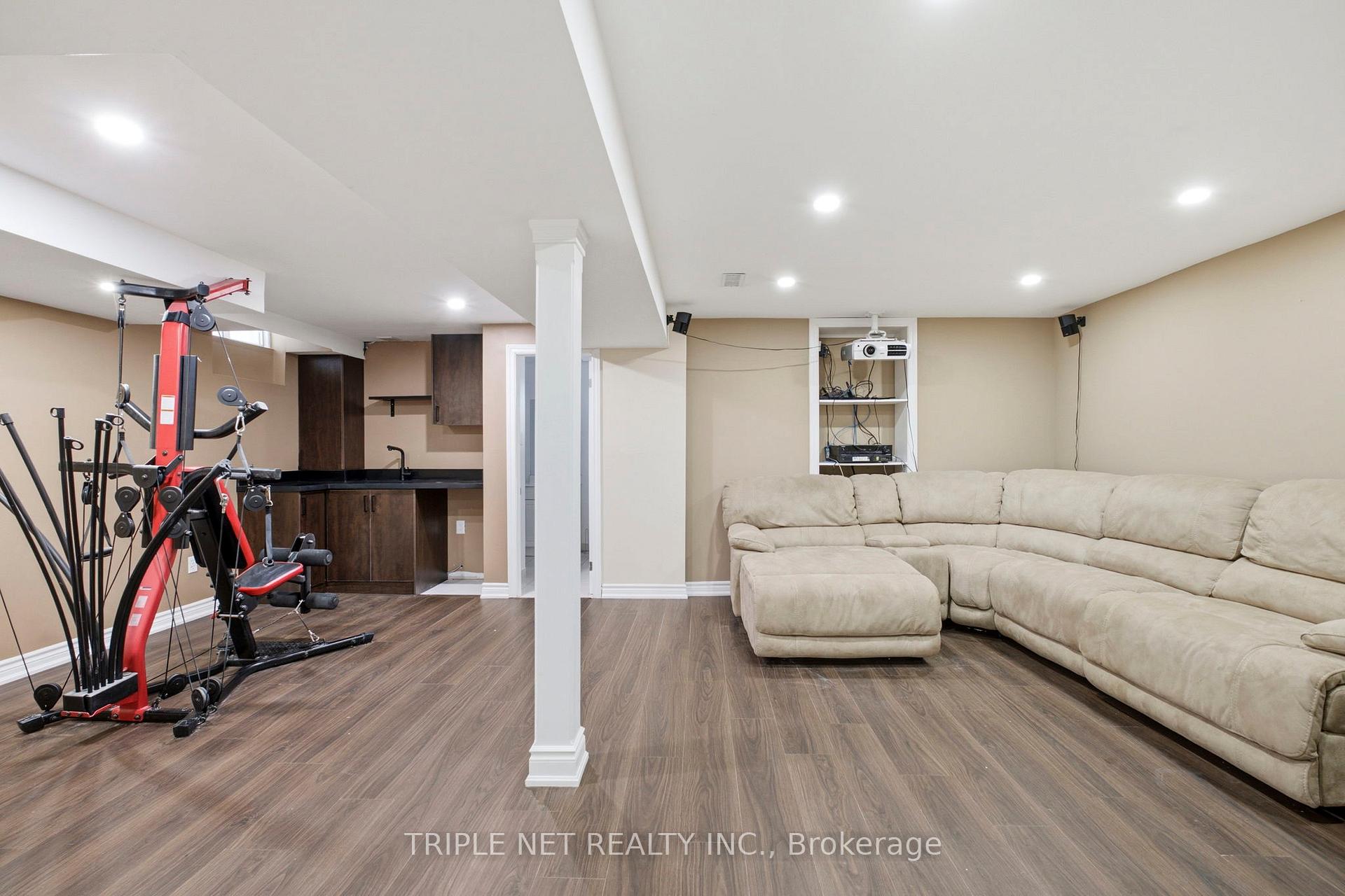 Photo 17 of 198 Purcell Crescent, Vaughan, Maple — HOMEH