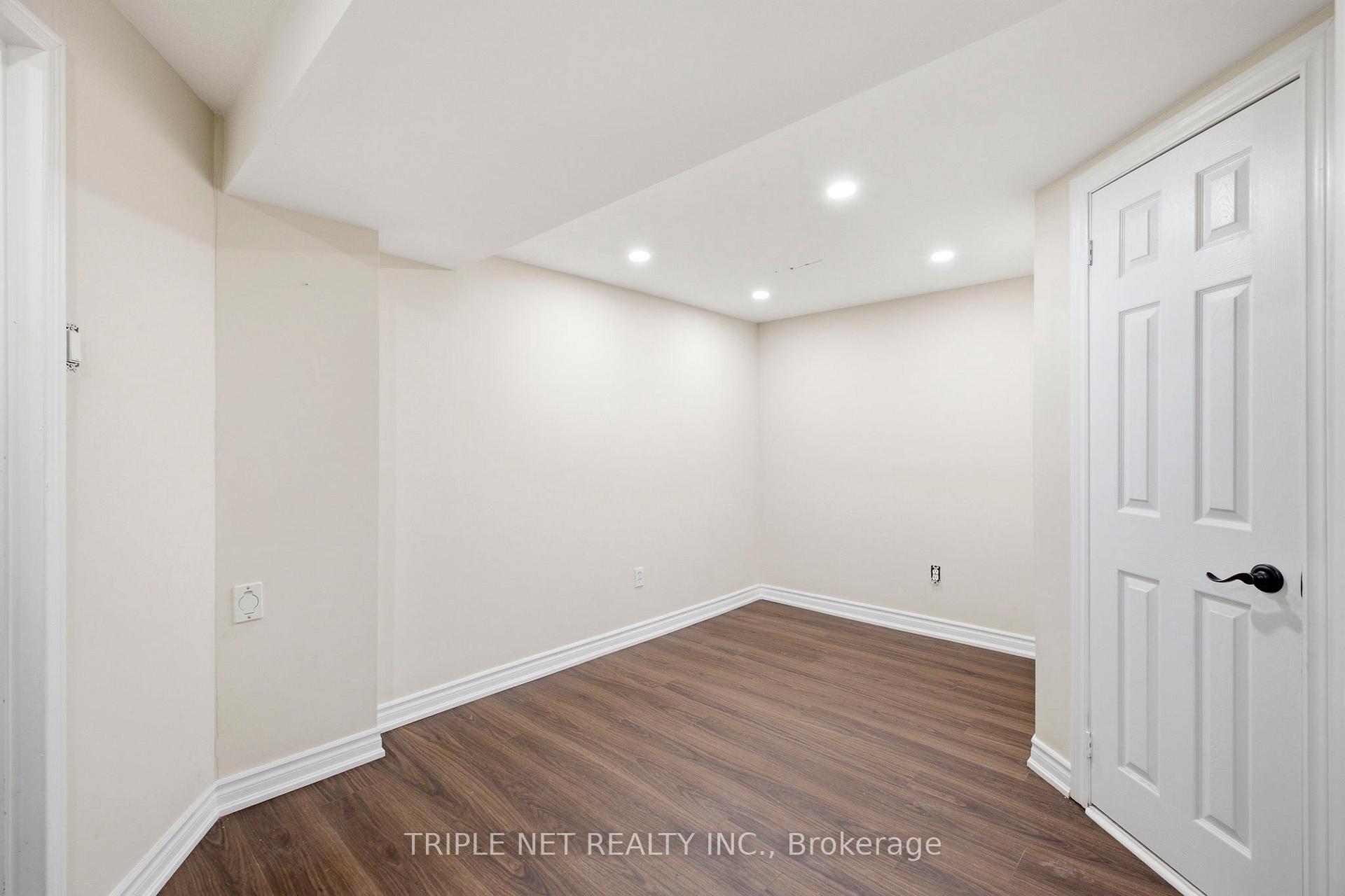 Photo 21 of 198 Purcell Crescent, Vaughan, Maple — HOMEH